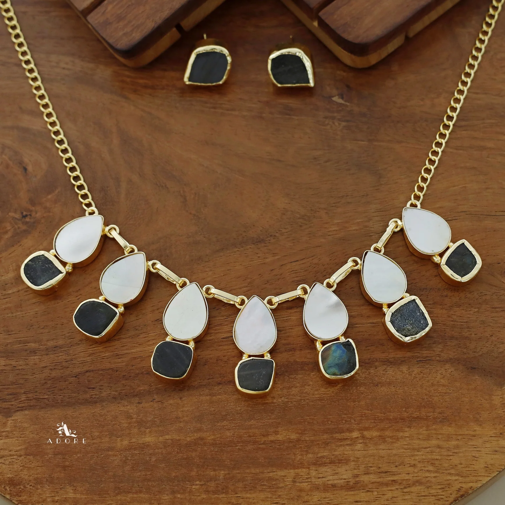 Hania Drop MOP + Raw Stone Neckpiece With Stud - Image 13