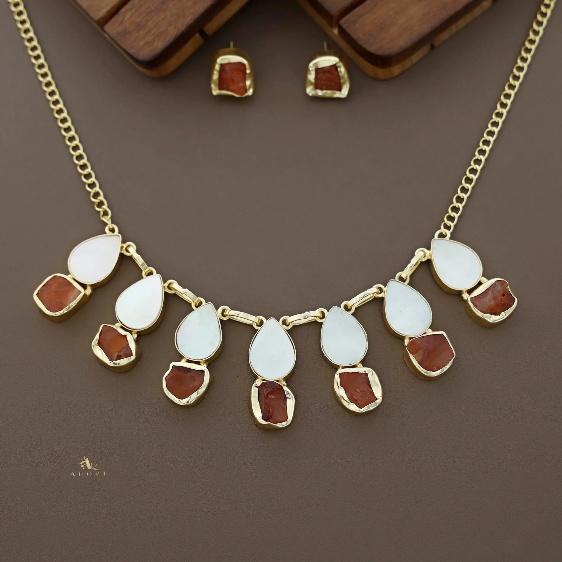Hania Drop MOP + Raw Stone Neckpiece With Stud - Image 5