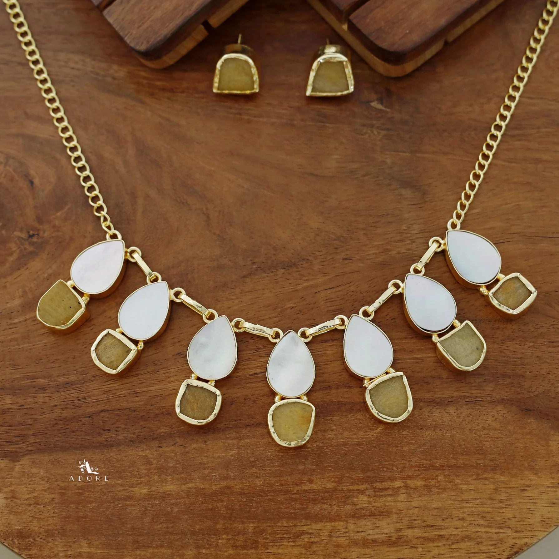 Hania Drop MOP + Raw Stone Neckpiece With Stud - Image 9