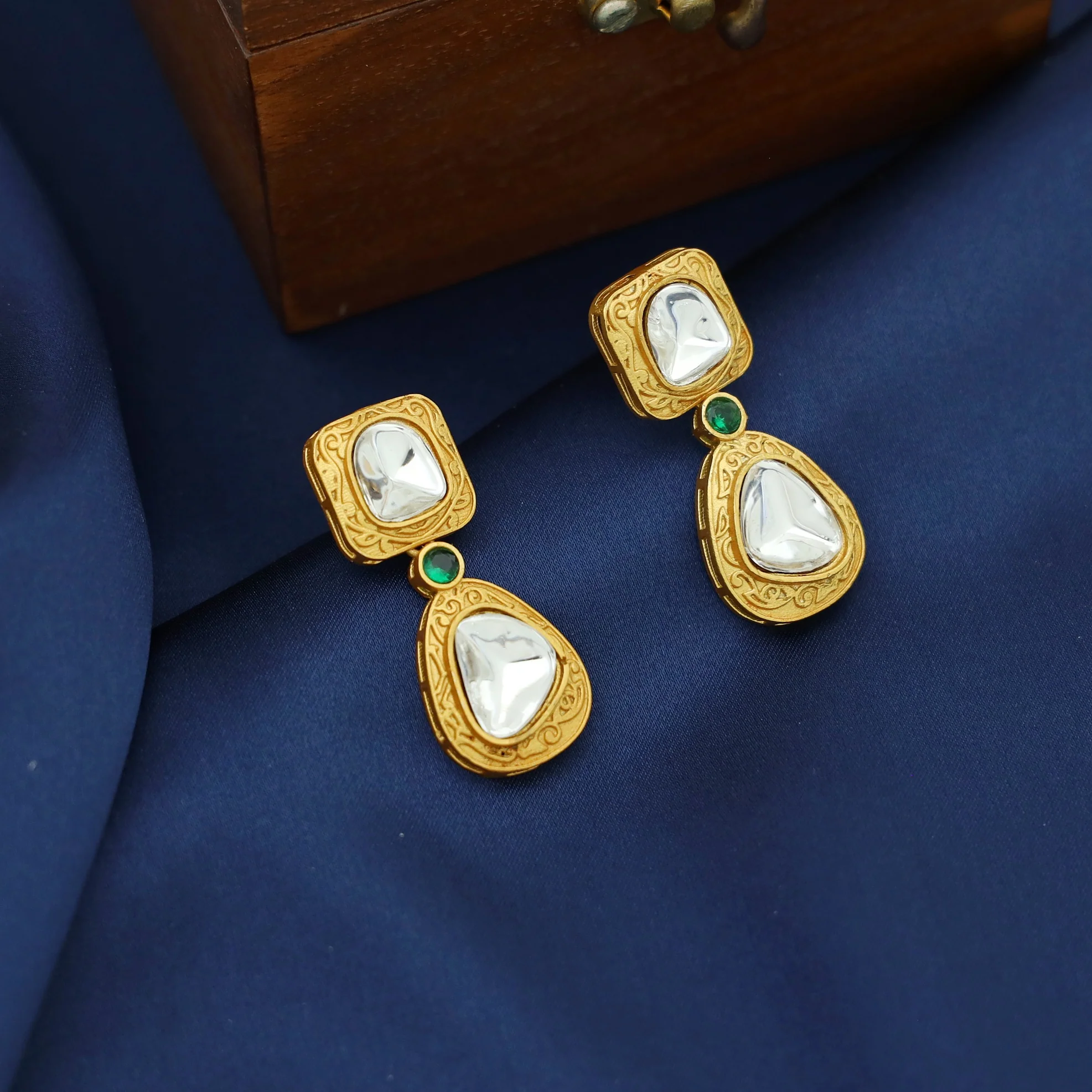 Diva Dual Polki Kundan Mini circle Glossy Earring - Image 2