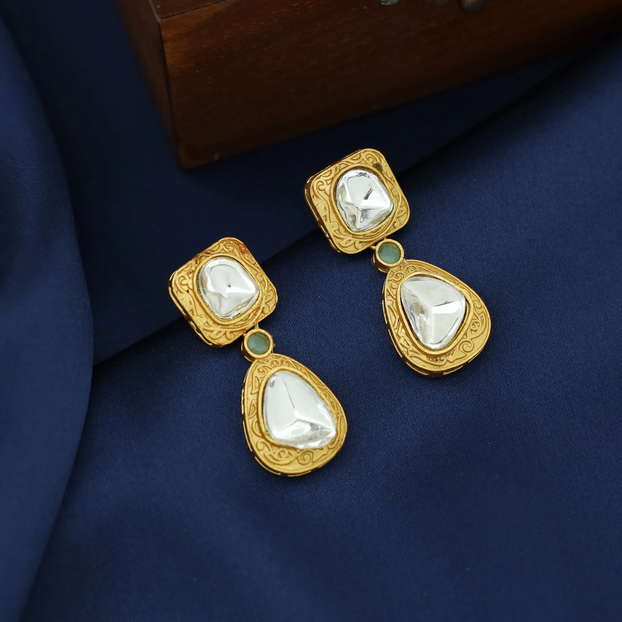 Diva Dual Polki Kundan Mini circle Glossy Earring - Image 4