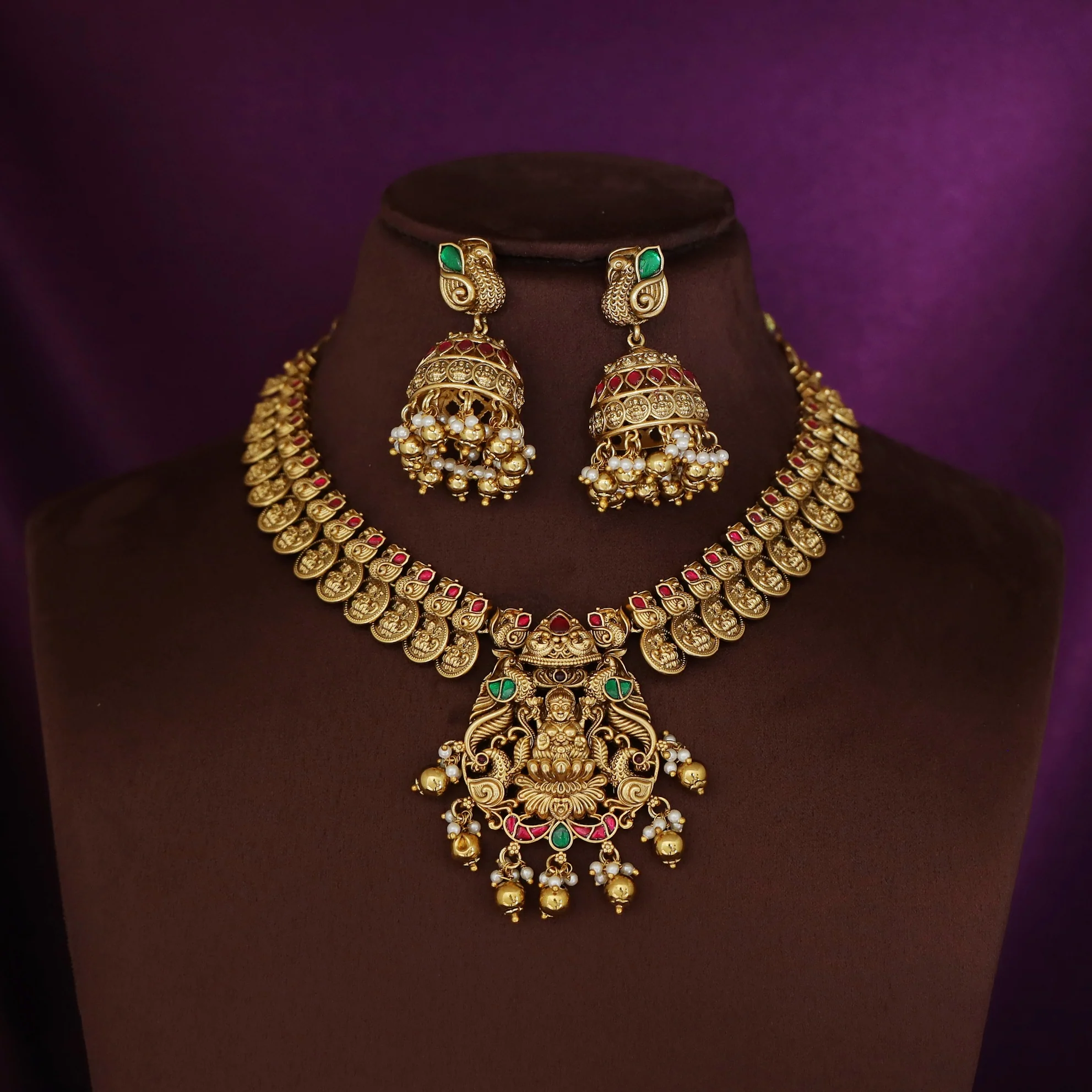 Divyatmika Kashi Devi Short Neckpiece With Earring - Image 4