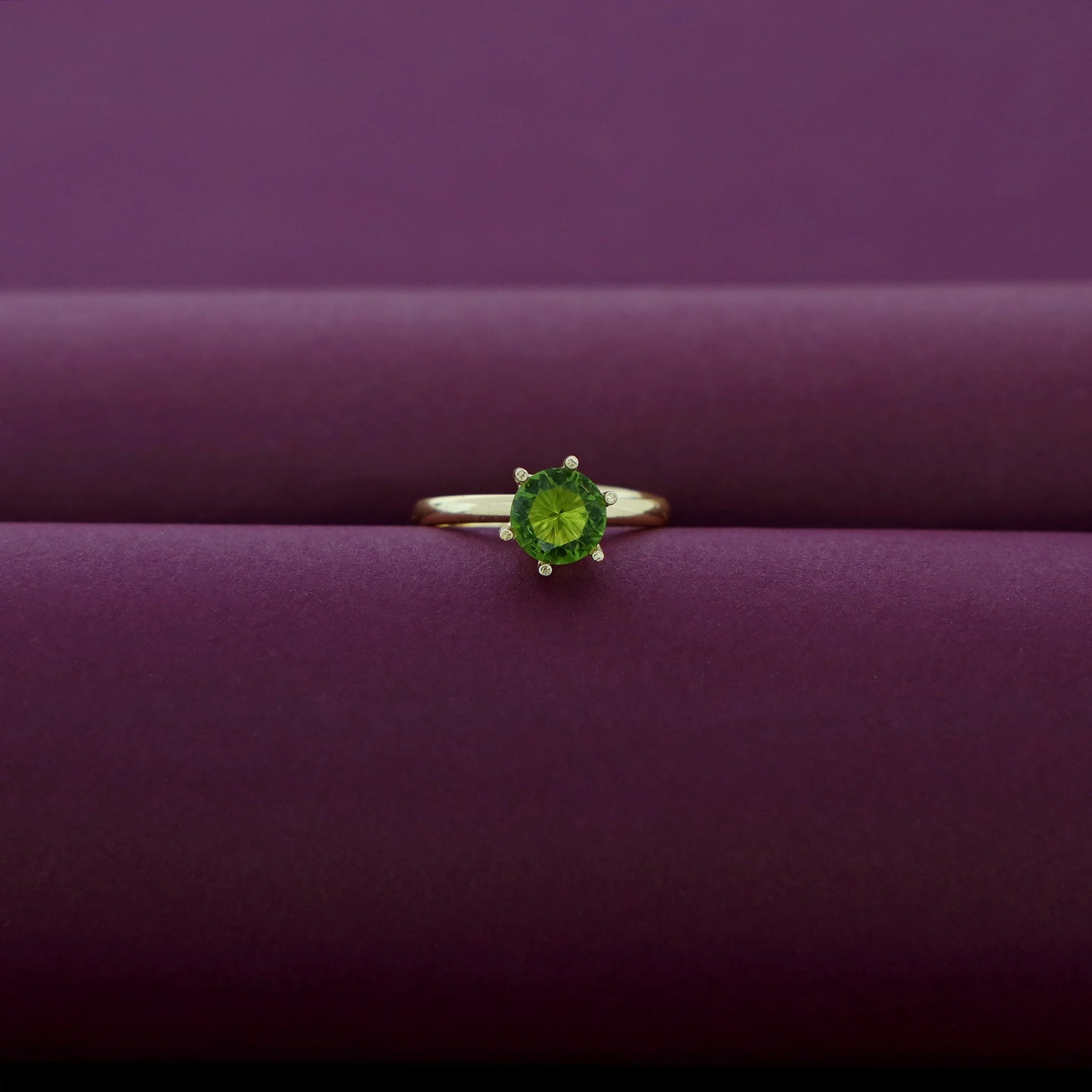 Dorothy Claw Glossy Round Ring - Image 10