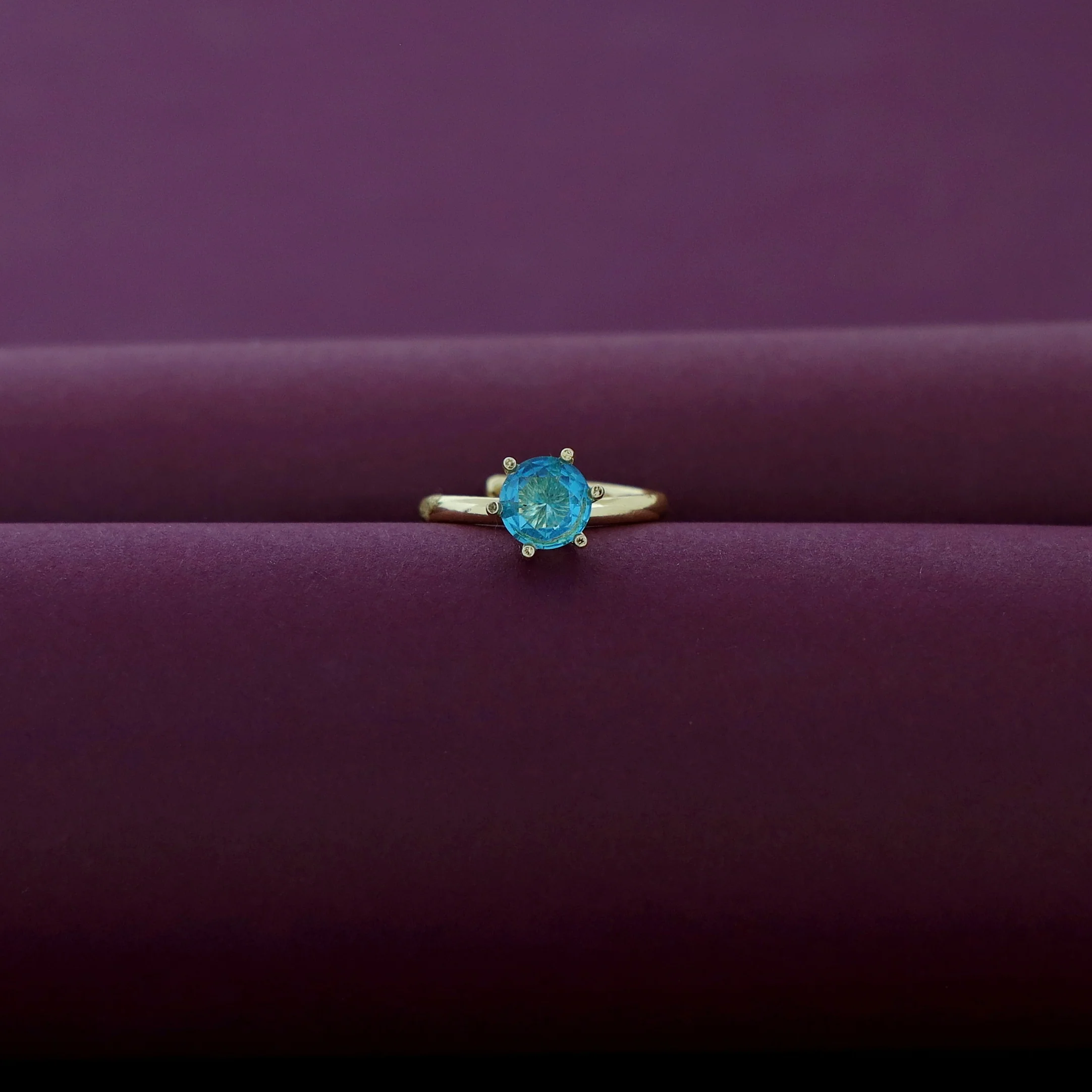 Dorothy Claw Glossy Round Ring - Image 6