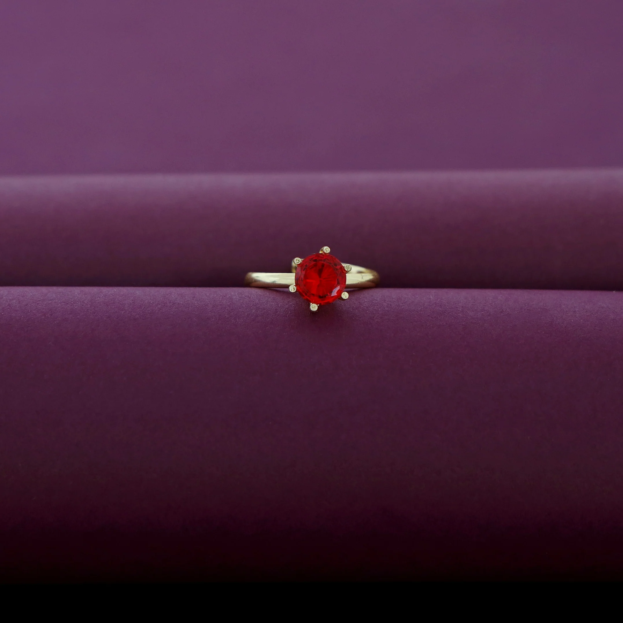 Dorothy Claw Glossy Round Ring - Image 7