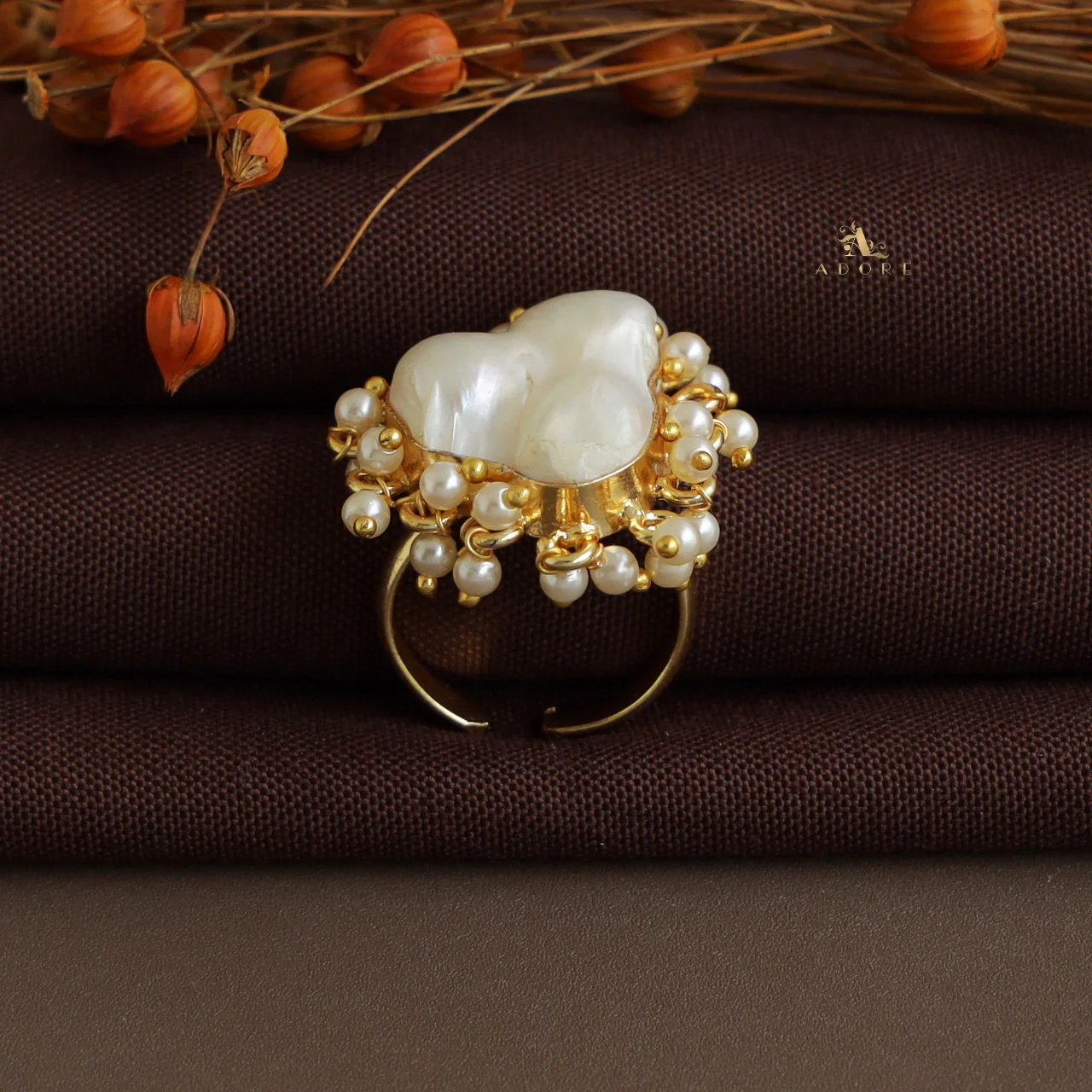 Drizza Cluster Pearl Baroque Ring - Image 3