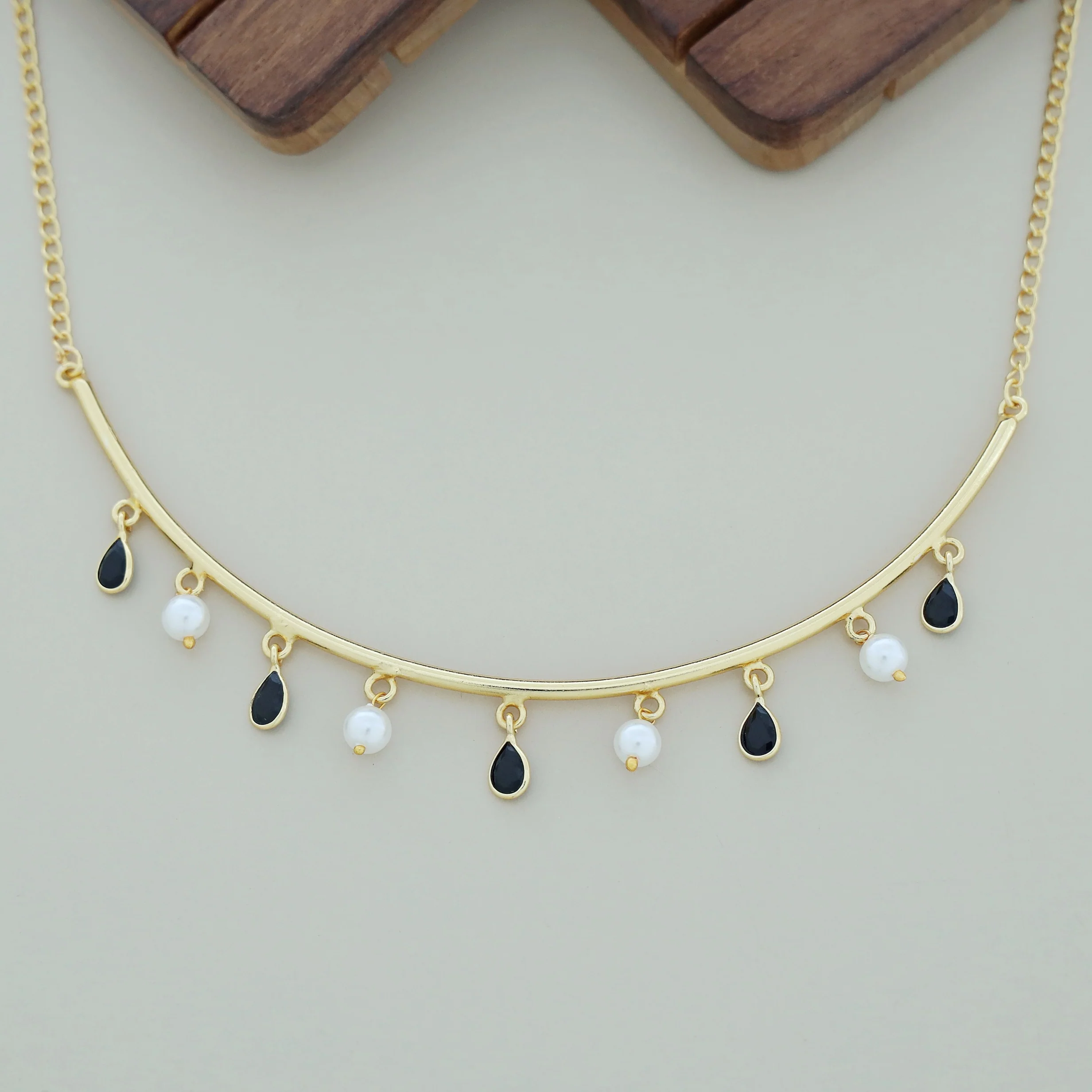 Drop Of Spring Pearl Neckpiece / Neck Cuff - Image 26