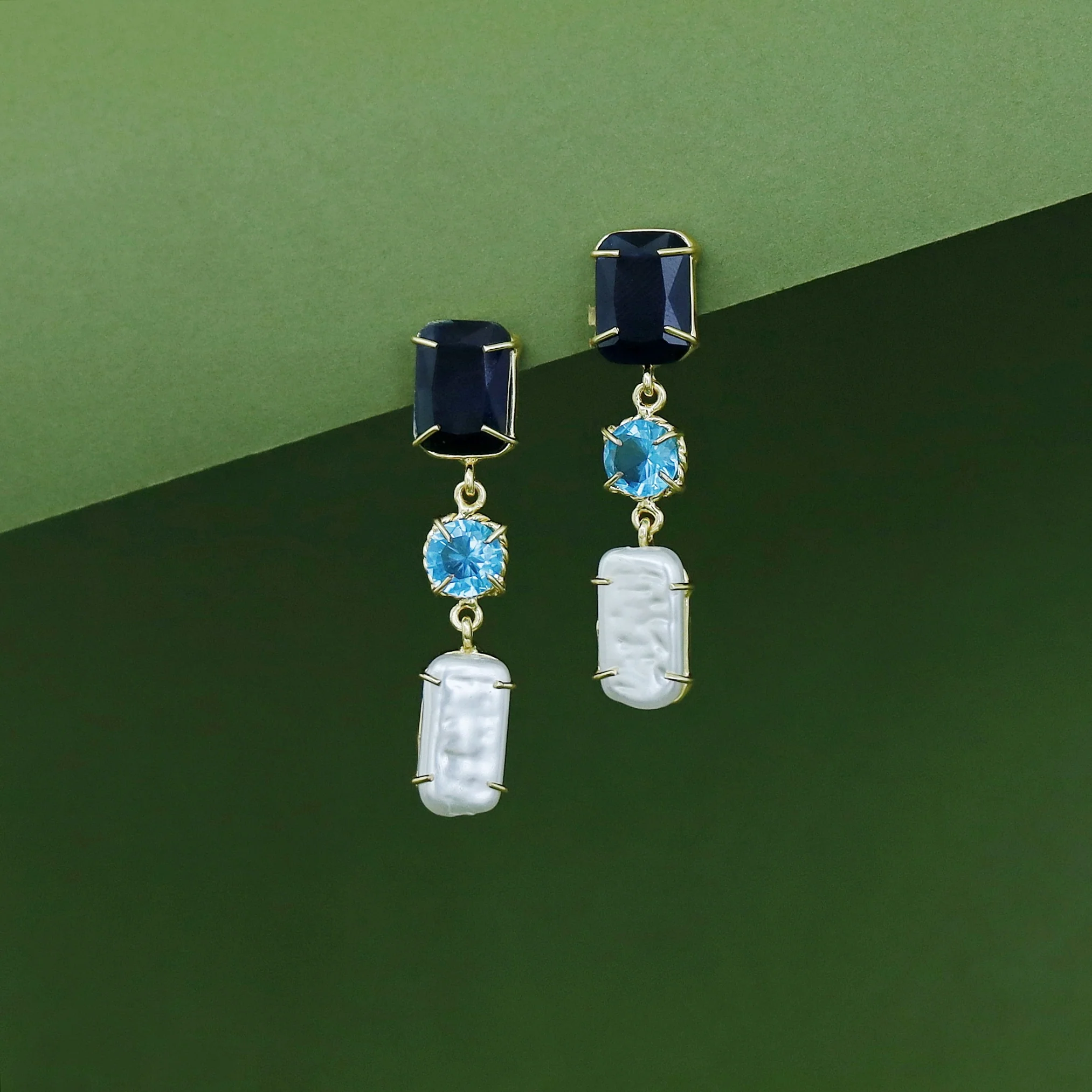 Dual Glossy + Baroque Claw Earring - Image 3