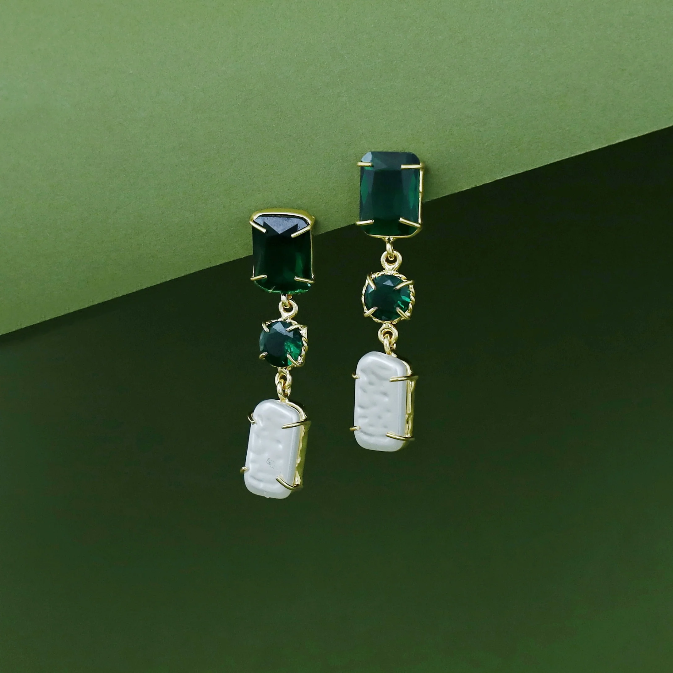Dual Glossy + Baroque Claw Earring - Image 4