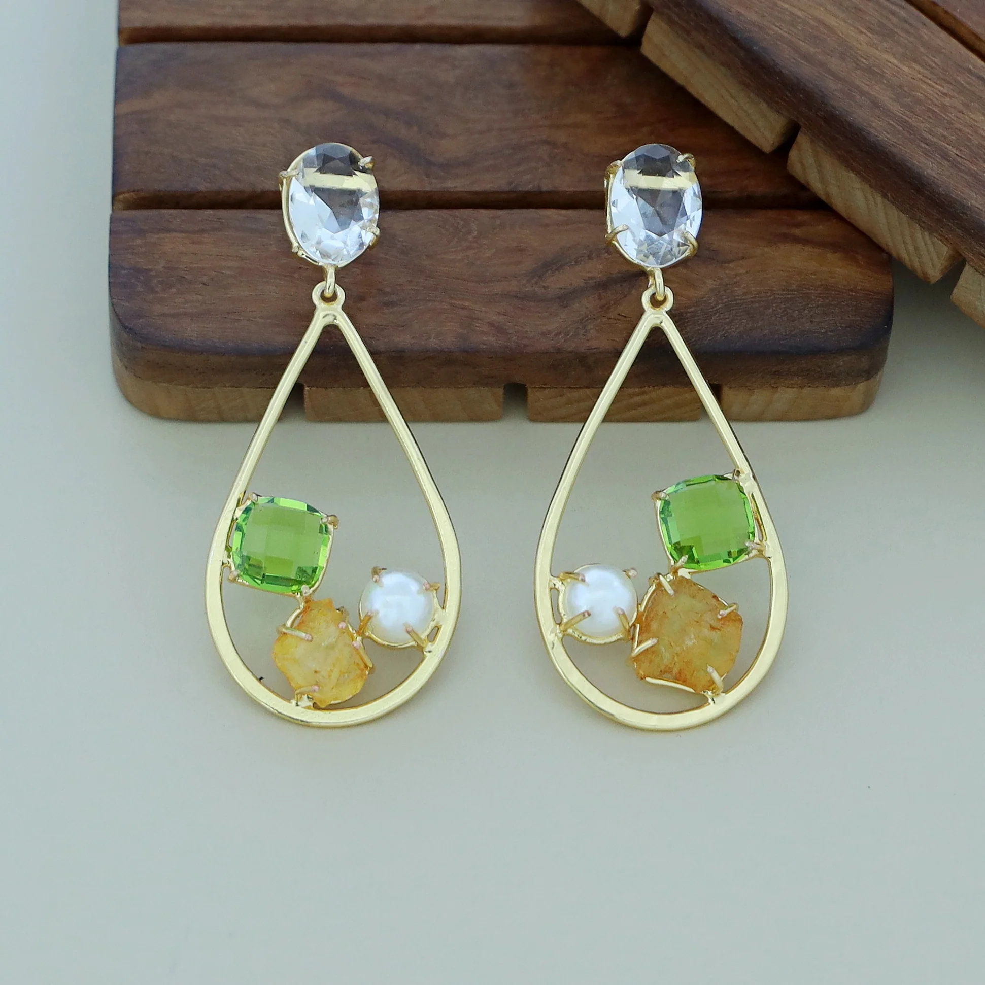 Dual Glossy + Dyed Stone Pearl Claw Earring - Image 5