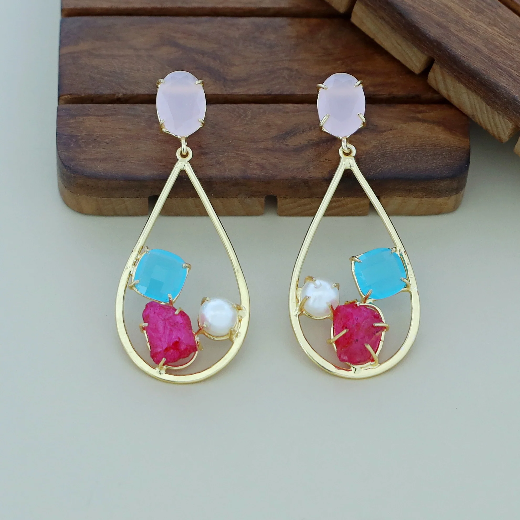 Dual Glossy + Dyed Stone Pearl Claw Earring - Image 7