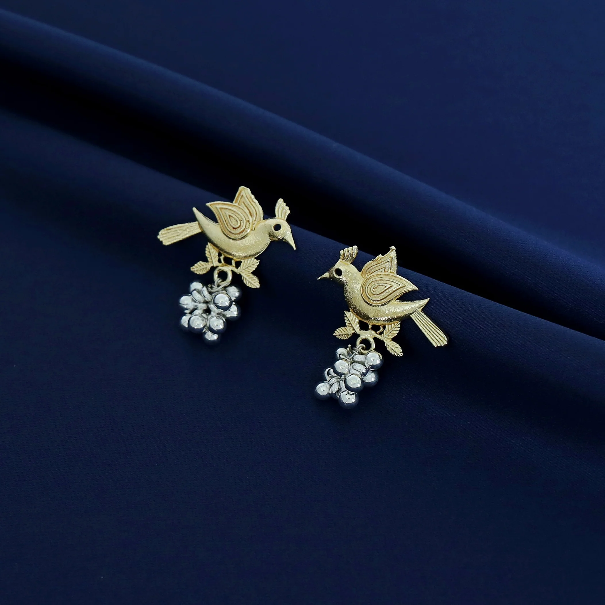 Dual Tone Golden Bird And Silver Beads Earring - Image 2
