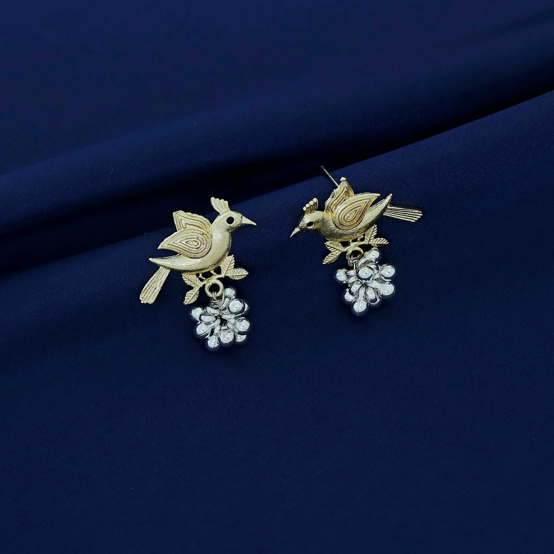 Dual Tone Golden Bird And Silver Beads Earring - Image 3