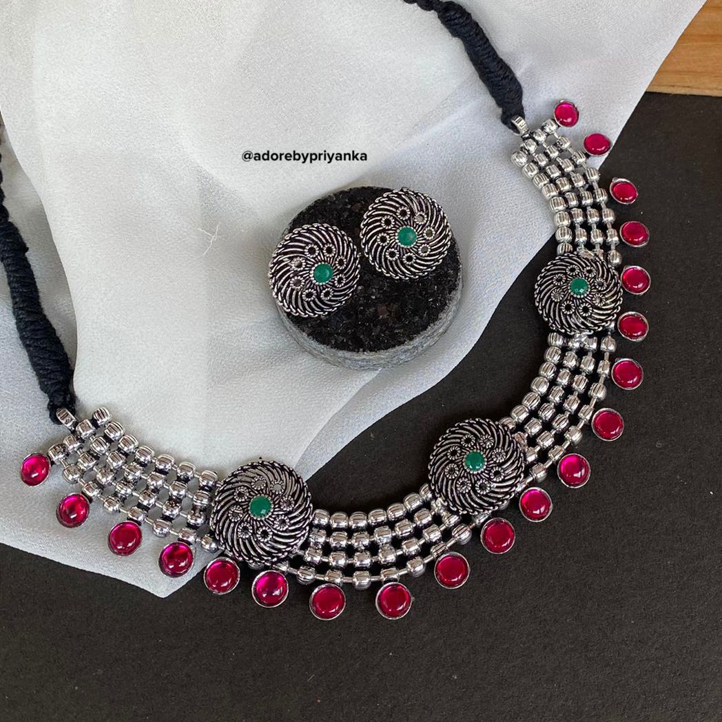 Durriyah Neckpiece With Stud - Image 6