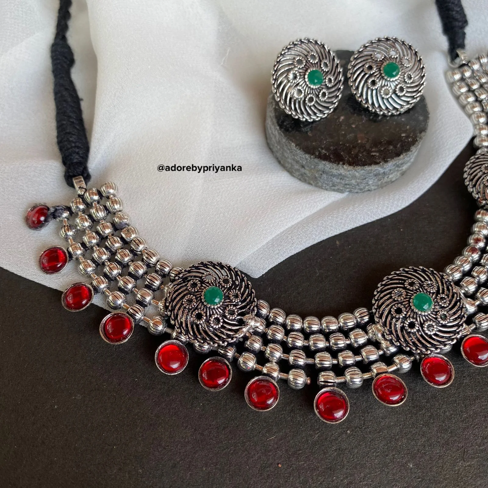 Durriyah Neckpiece With Stud - Image 7
