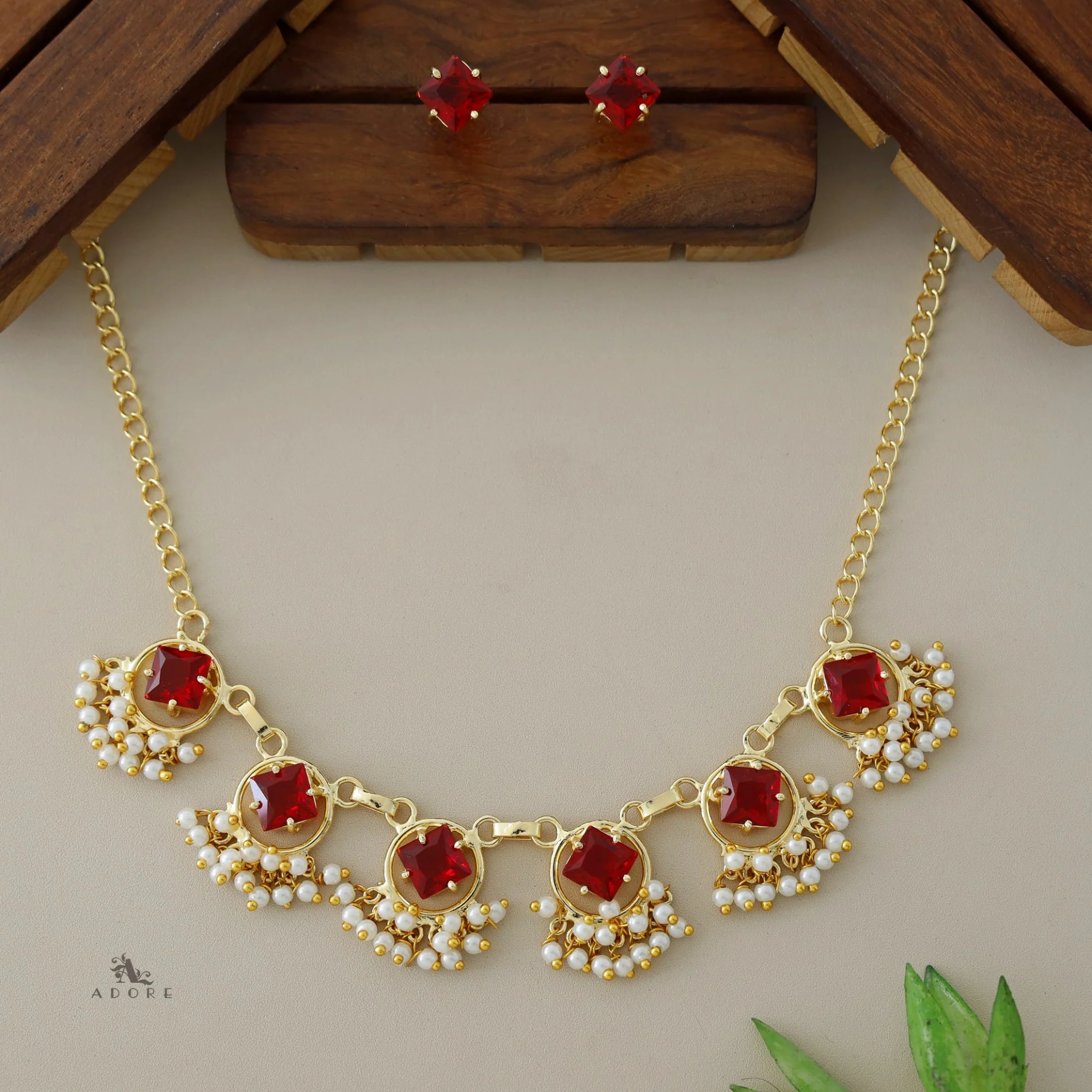 Nowruz Glossy Diamond Circle Short Neckpiece with Stud - Image 3