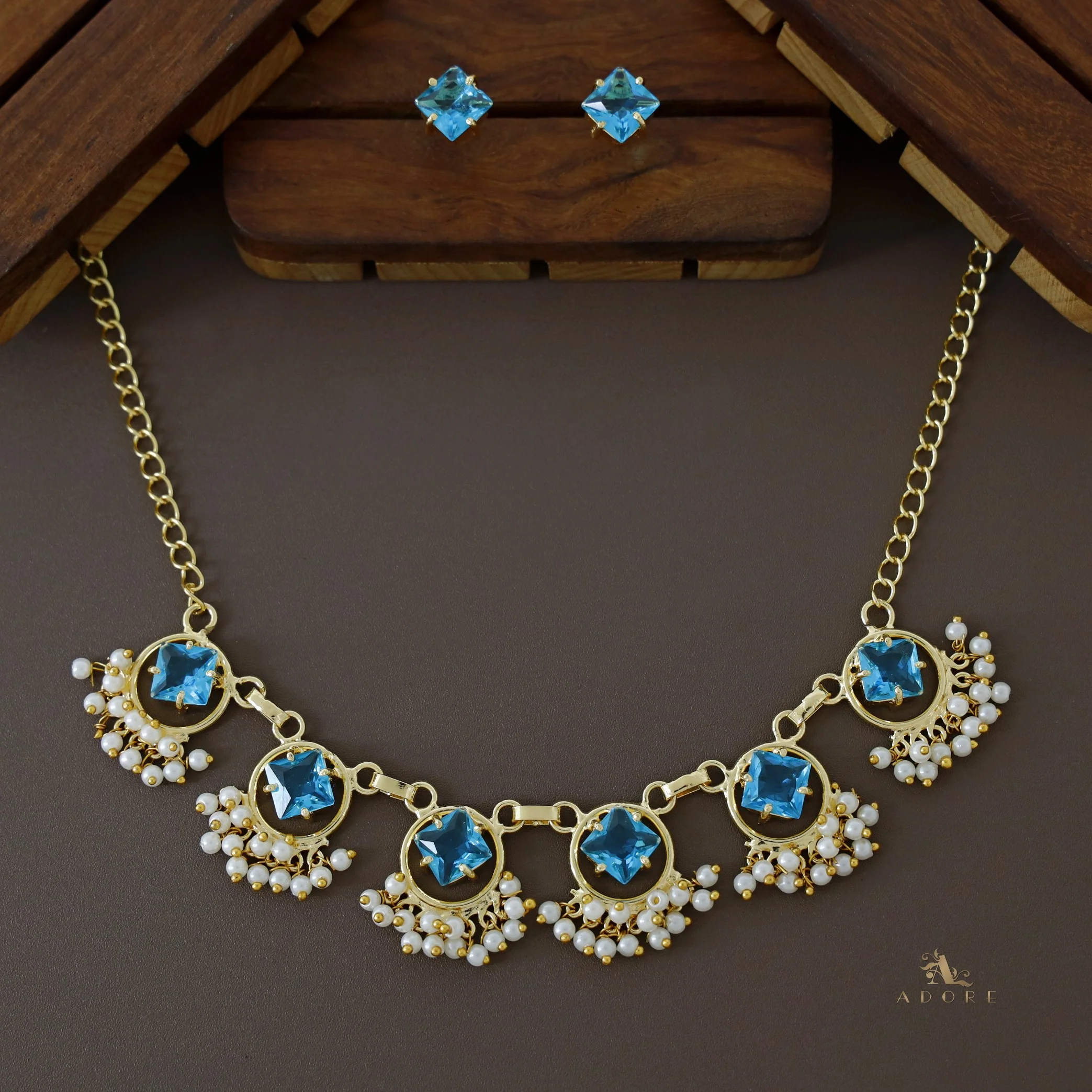 Nowruz Glossy Diamond Circle Short Neckpiece with Stud - Image 4
