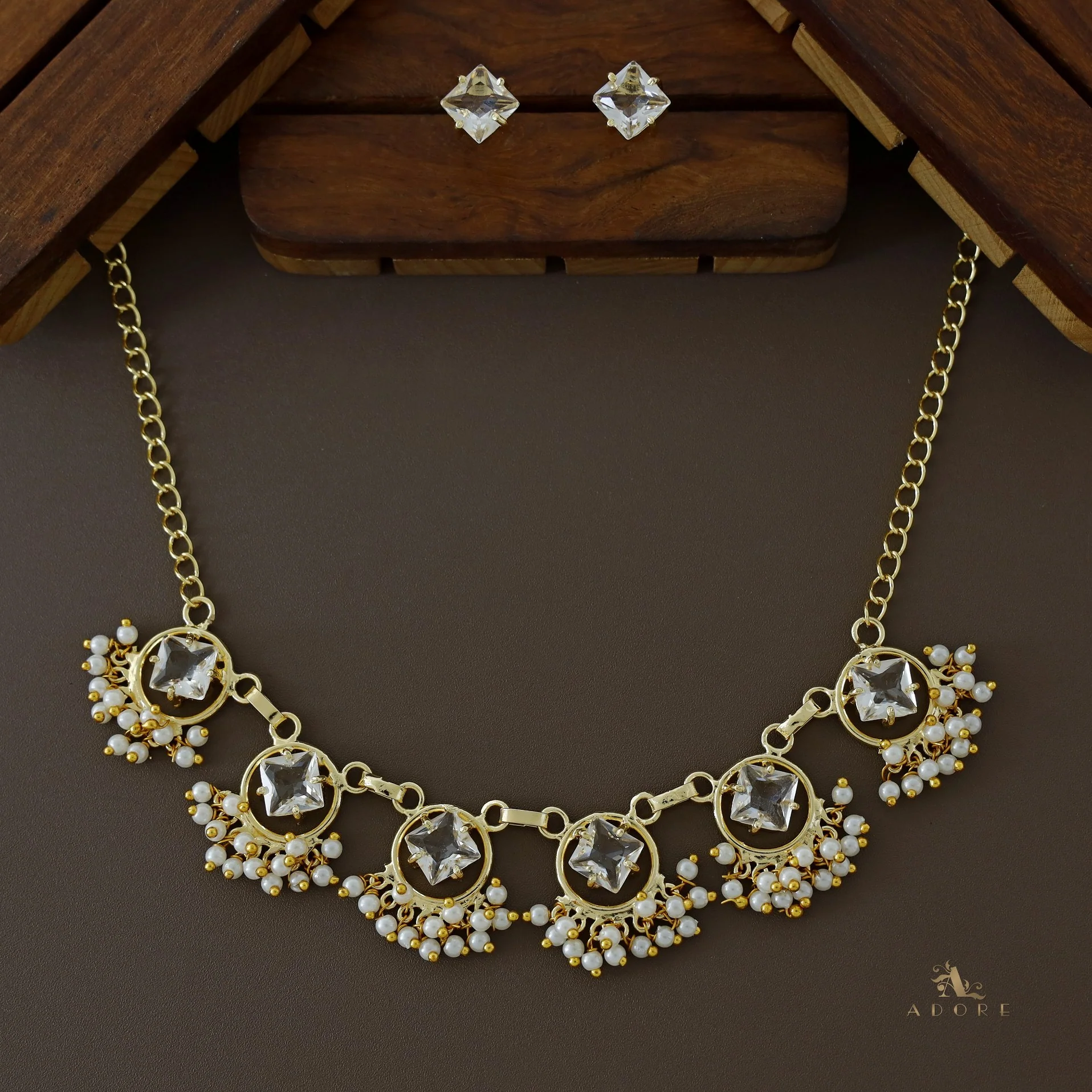 Nowruz Glossy Diamond Circle Short Neckpiece with Stud - Image 7
