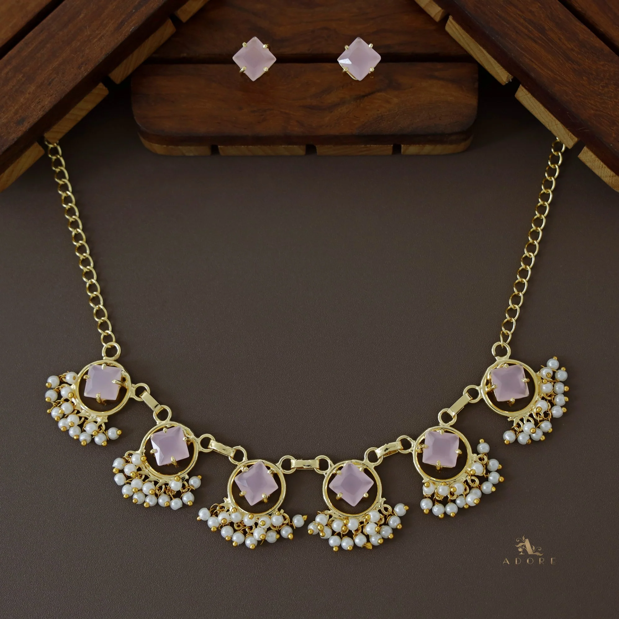 Nowruz Glossy Diamond Circle Short Neckpiece with Stud - Image 9