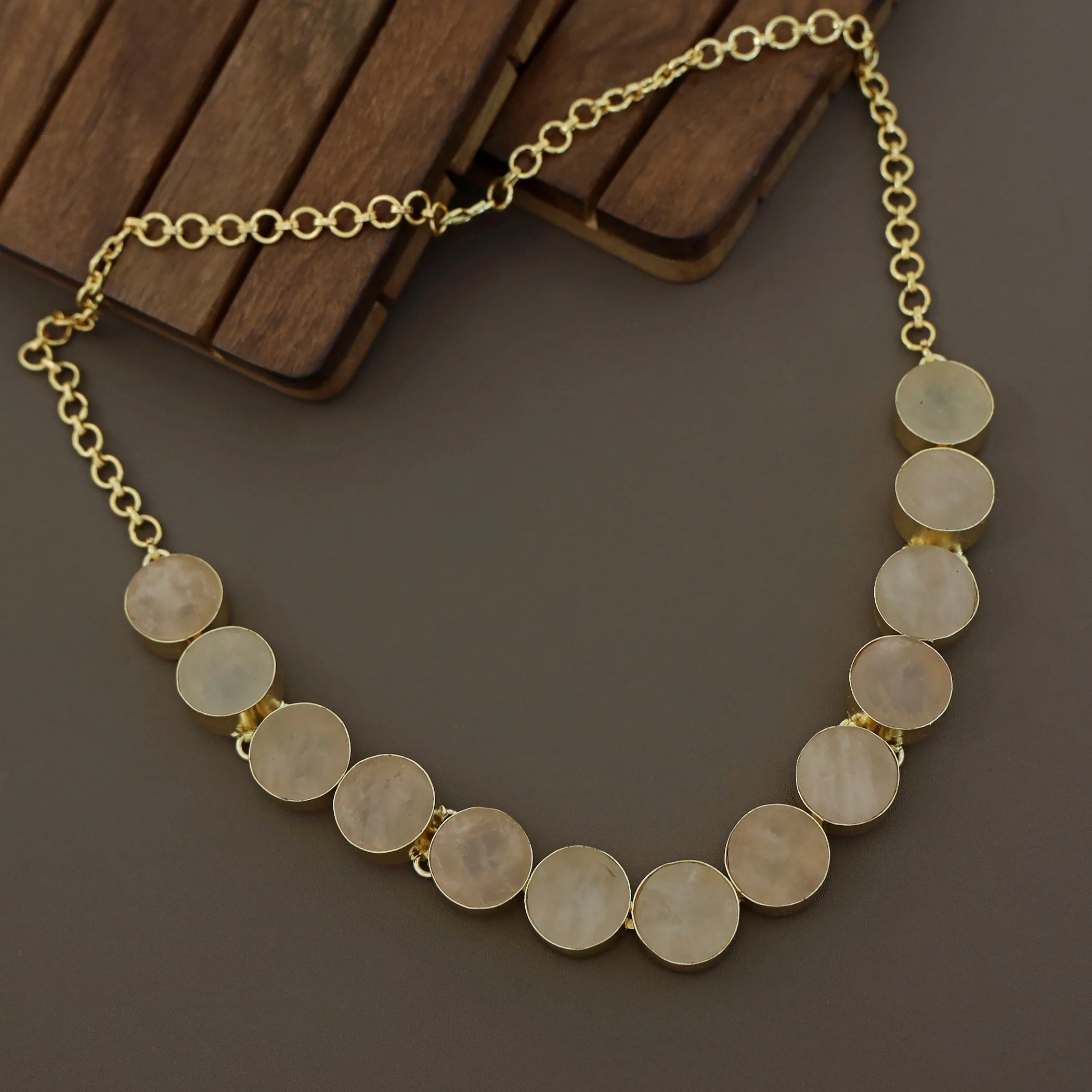 Eashi Round Raw Stone Curved Neckpiece - Image 8
