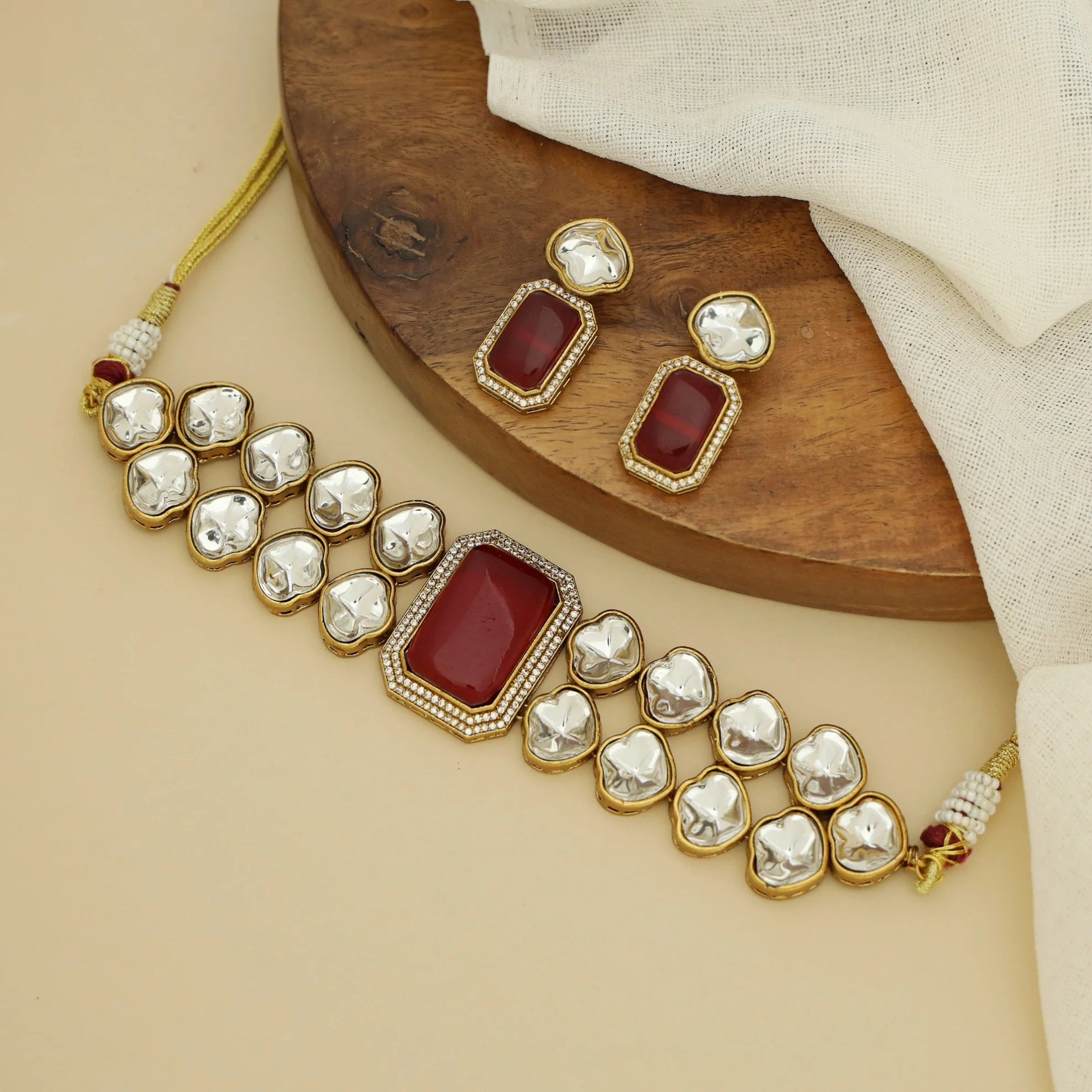 Eera Rectangle Stone Polki Kundan Choker With Earring - Image 4