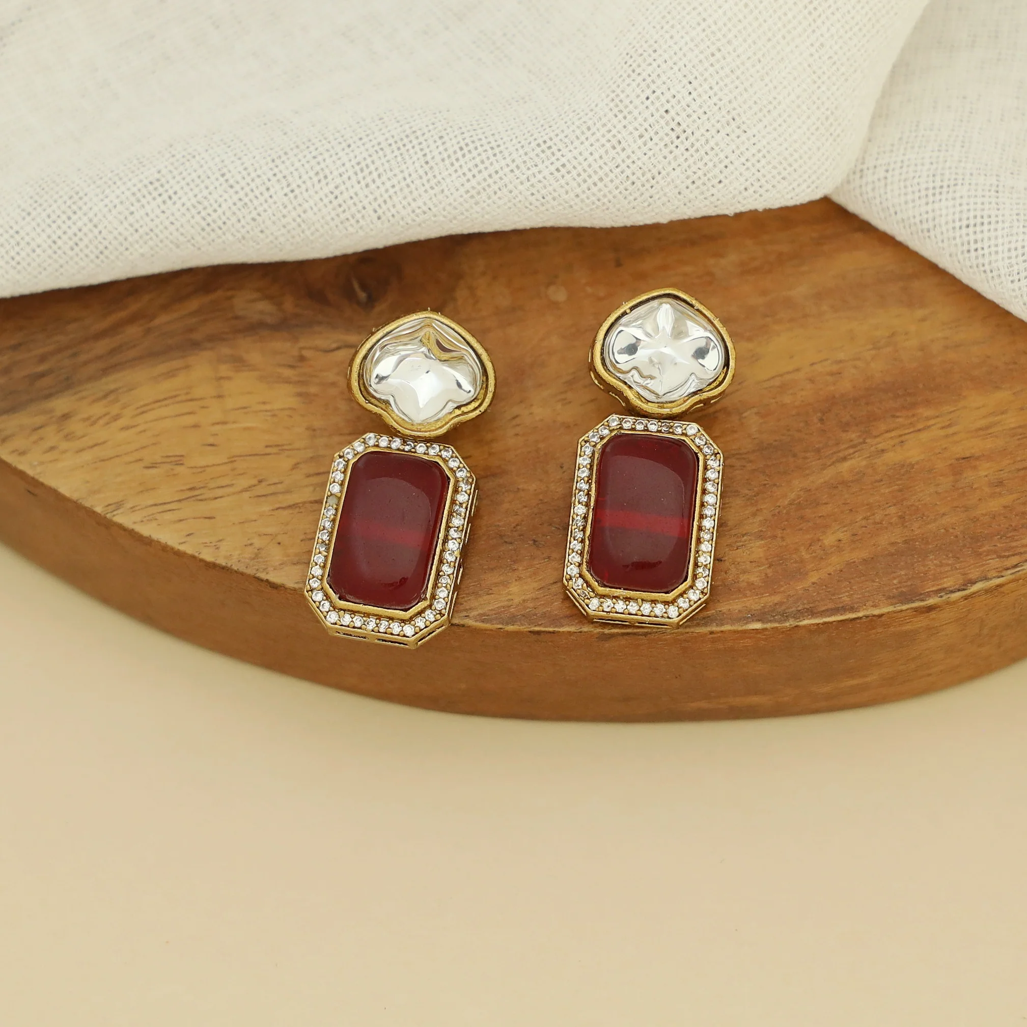 Eera Rectangle Stone Polki Kundan Choker With Earring - Image 6