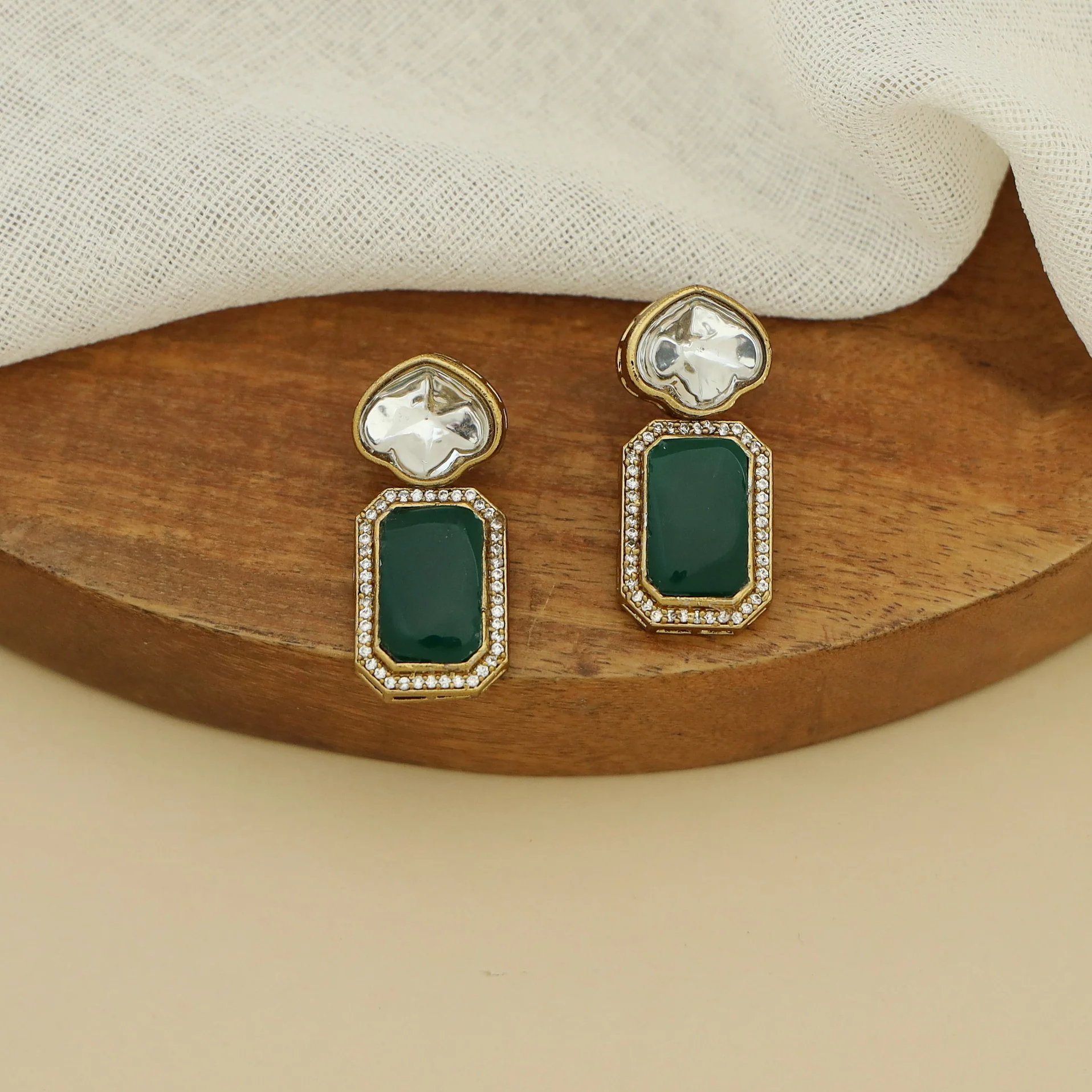 Eera Rectangle Stone Polki Kundan Choker With Earring - Image 7