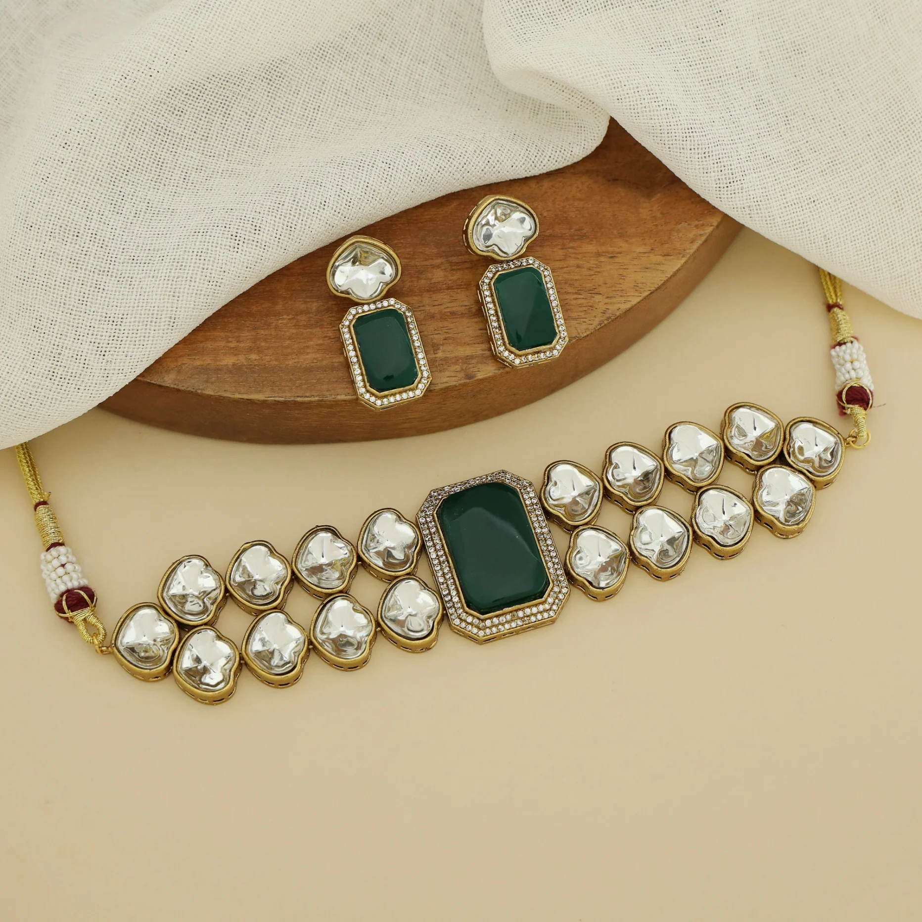 Eera Rectangle Stone Polki Kundan Choker With Earring - Image 8