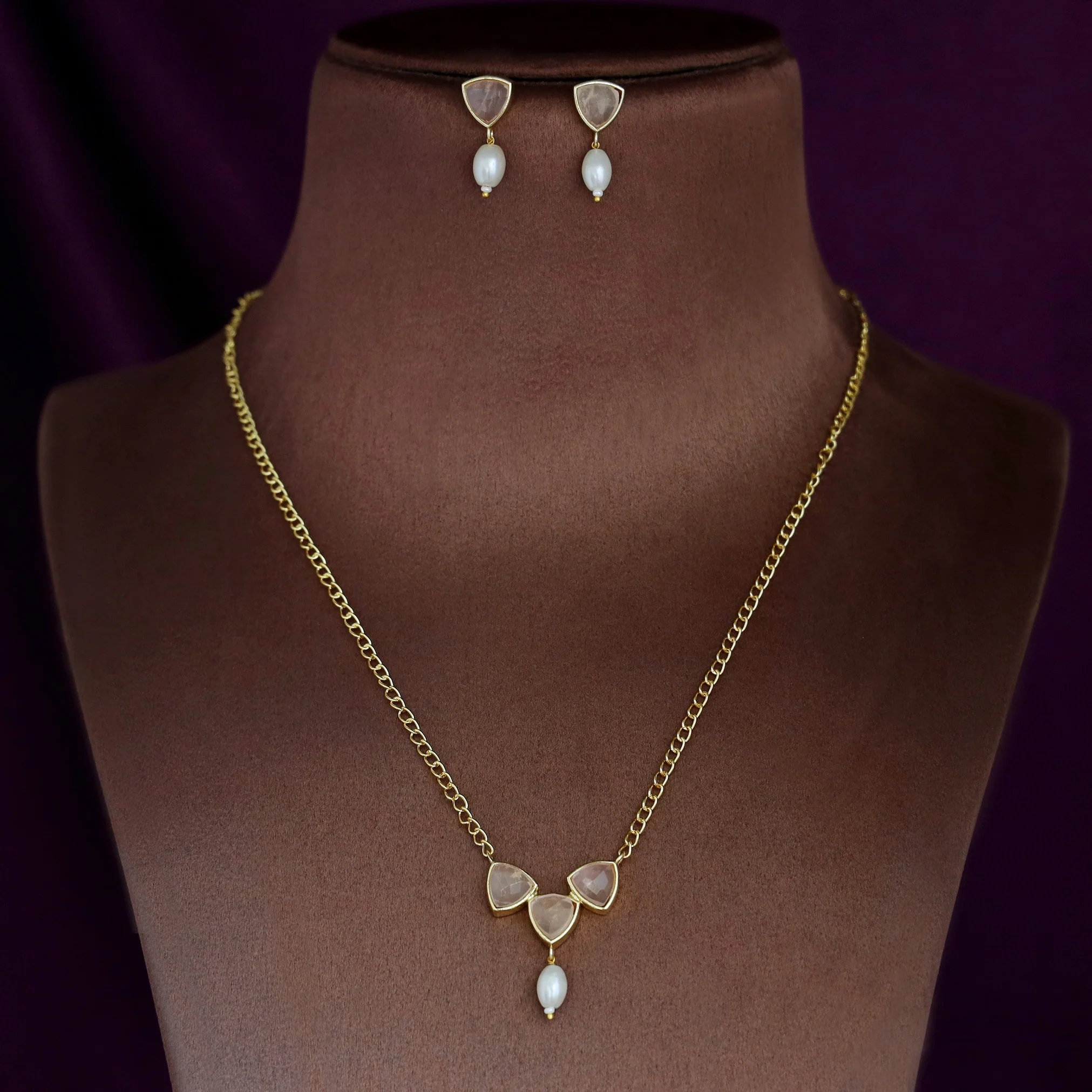 Eesha Golden Glossy Pearl Neckpiece - Image 3