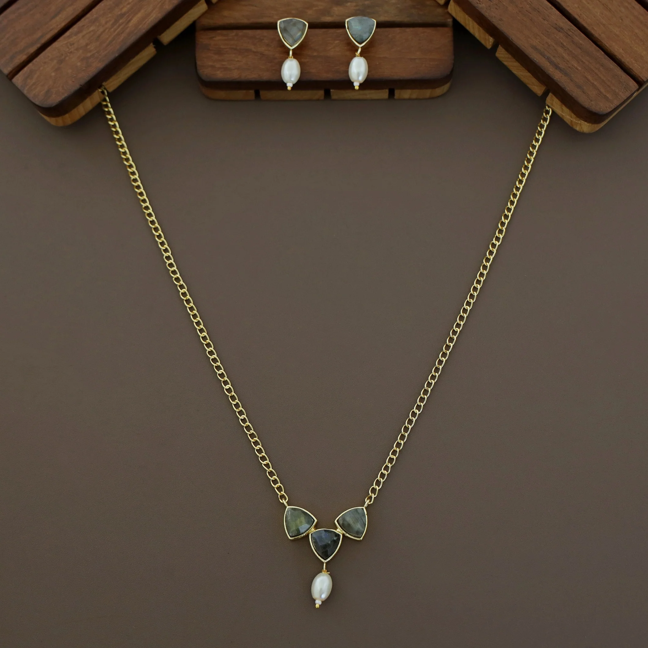 Eesha Golden Glossy Pearl Neckpiece - Image 5