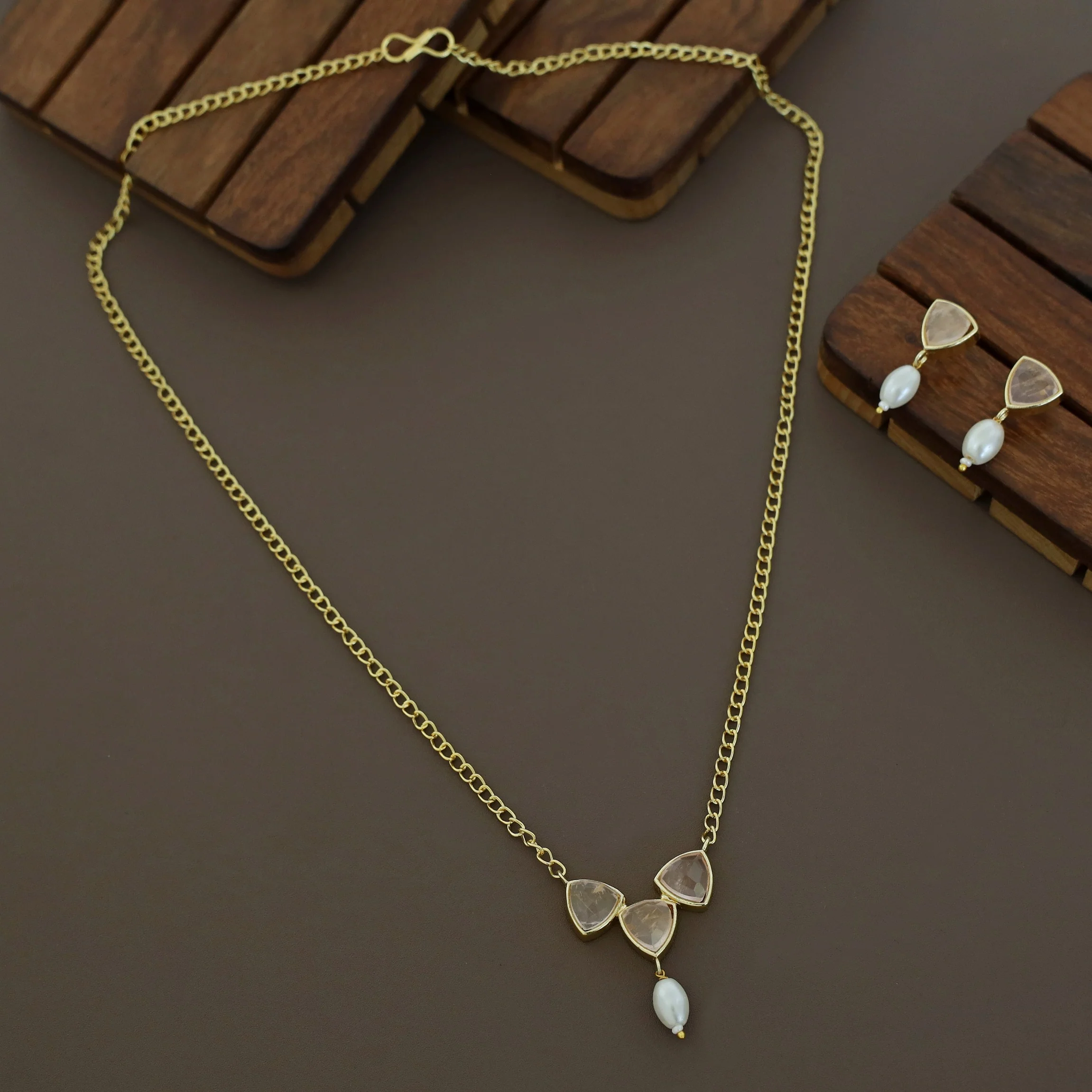 Eesha Golden Glossy Pearl Neckpiece - Image 9