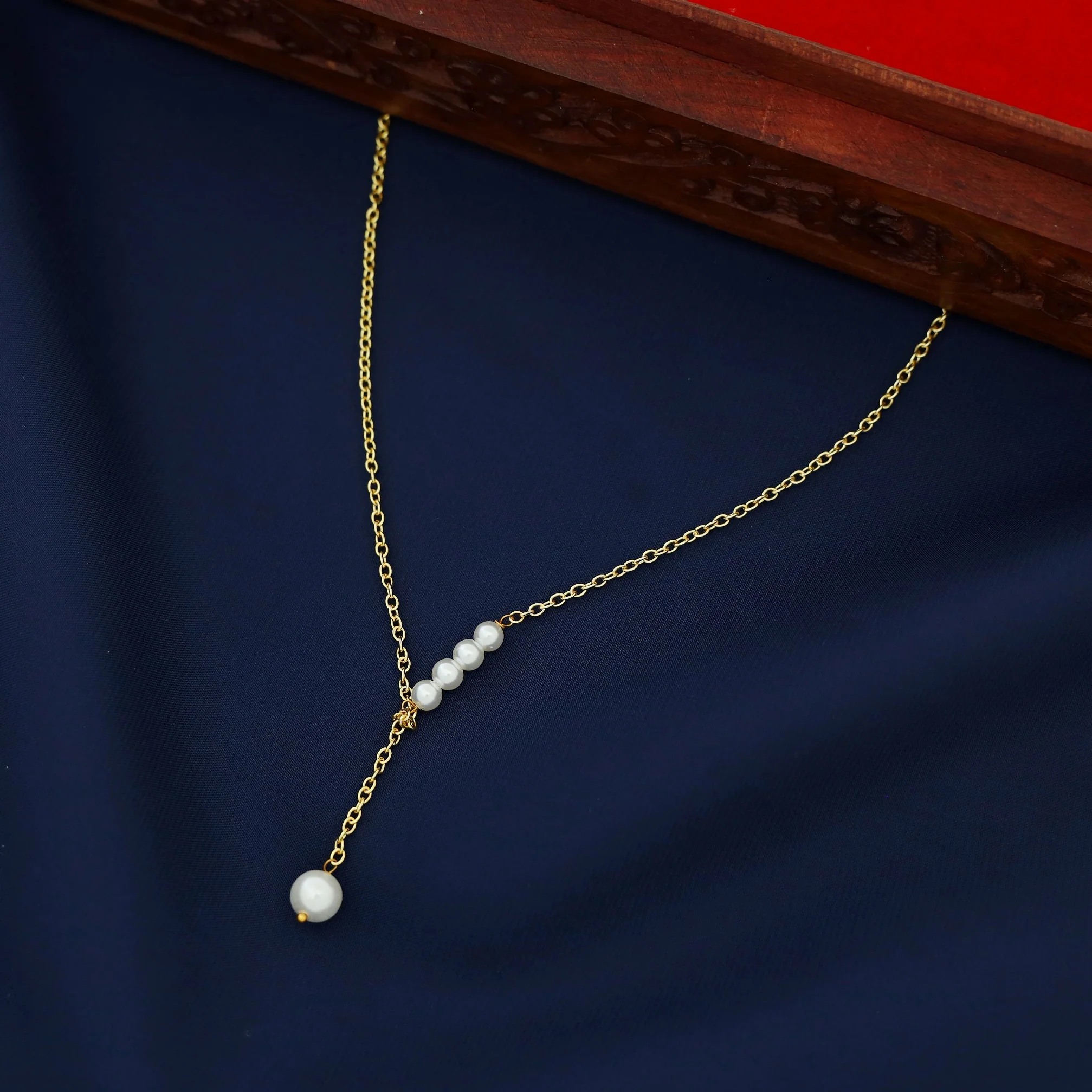 Eisha Golden Chain Pearl Neckpiece - Image 2