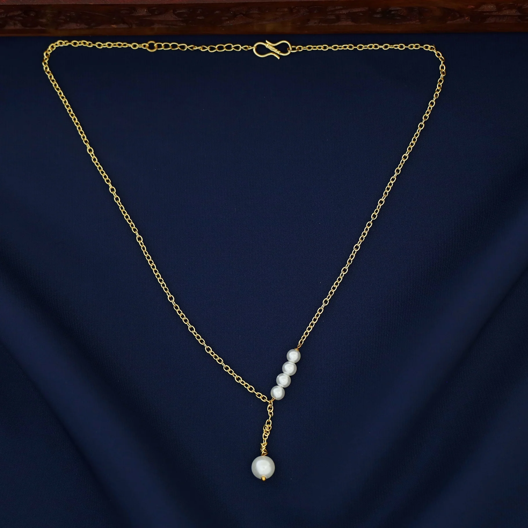 Eisha Golden Chain Pearl Neckpiece - Image 3