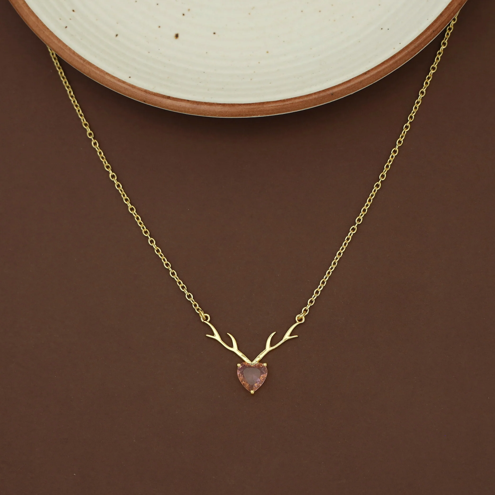 Ekansha Glossy Heart Deer Horn Neckpiece - Image 15