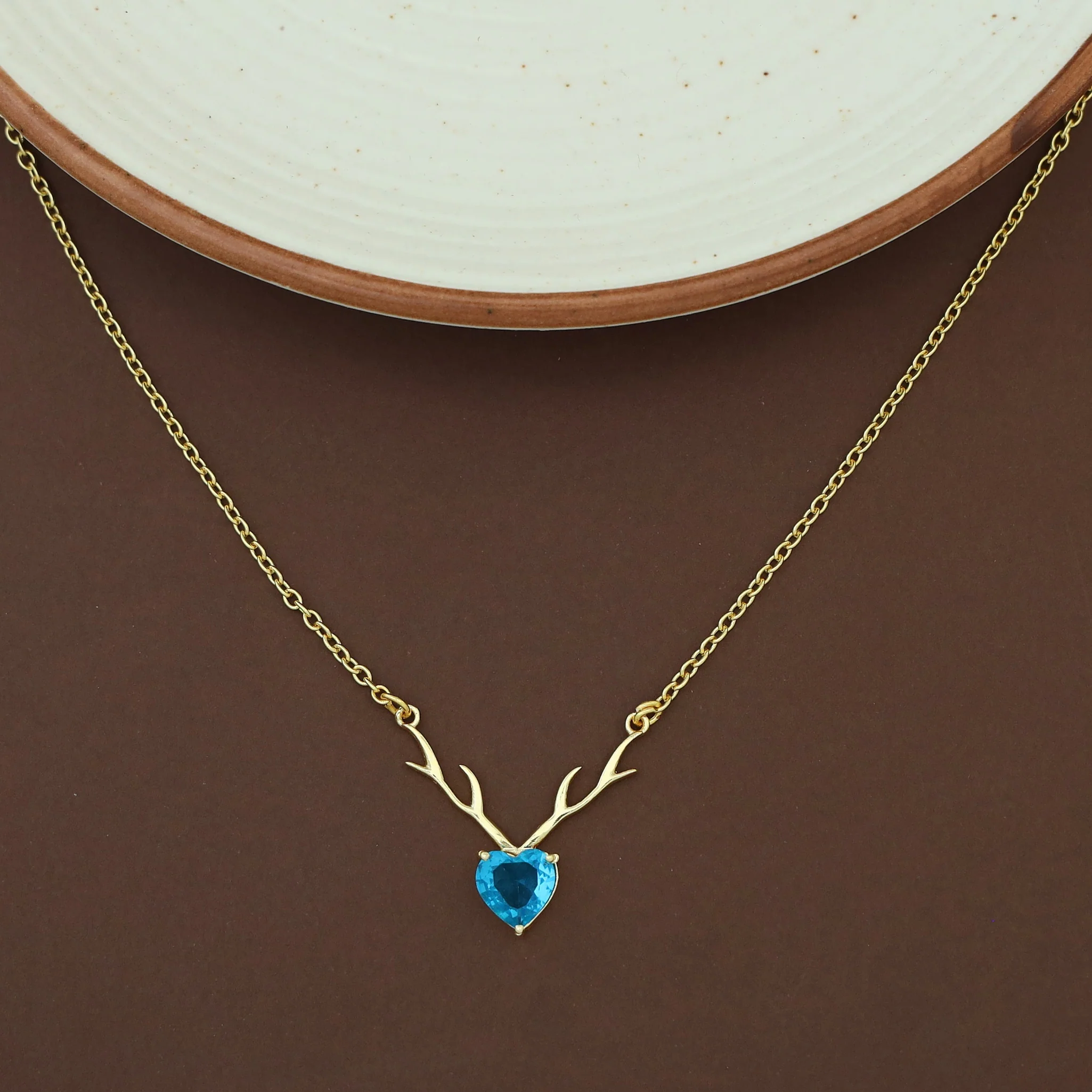Ekansha Glossy Heart Deer Horn Neckpiece - Image 3