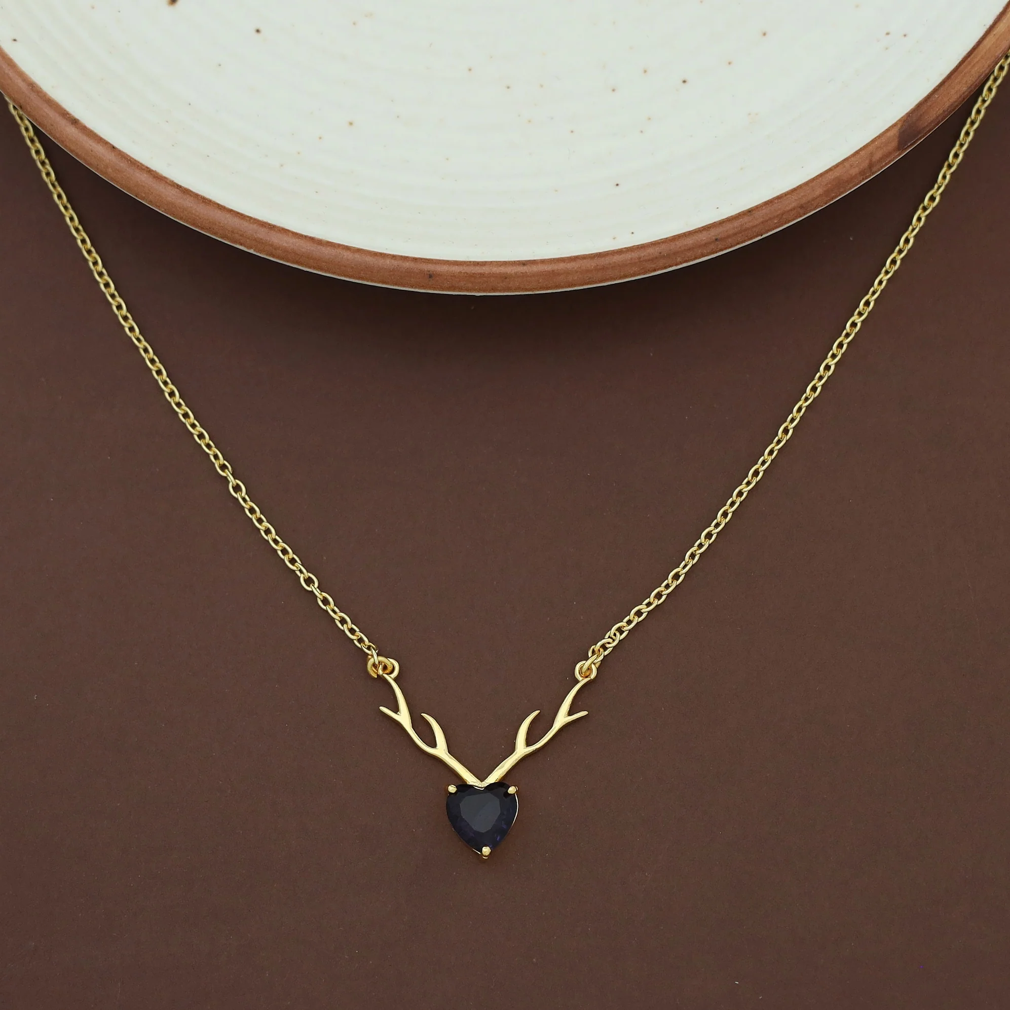 Ekansha Glossy Heart Deer Horn Neckpiece - Image 6