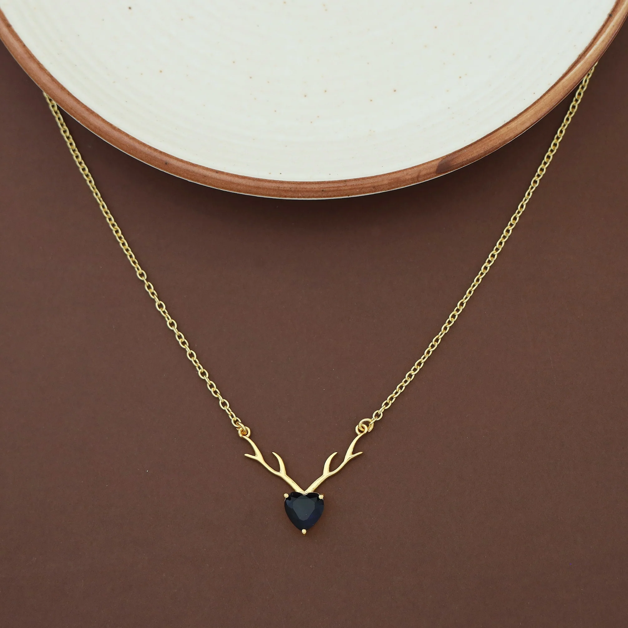 Ekansha Glossy Heart Deer Horn Neckpiece - Image 8