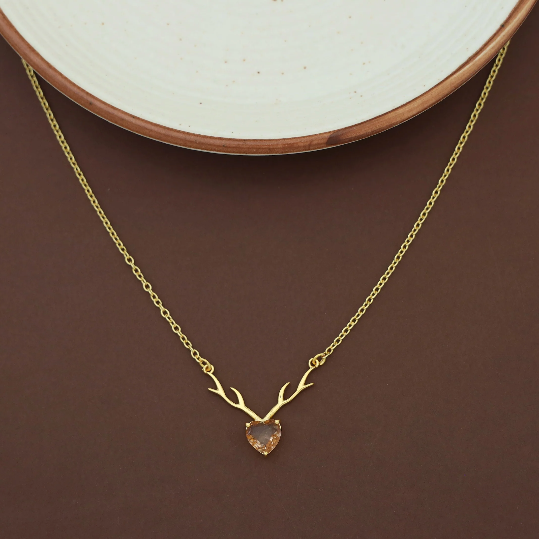 Ekansha Glossy Heart Deer Horn Neckpiece - Image 9