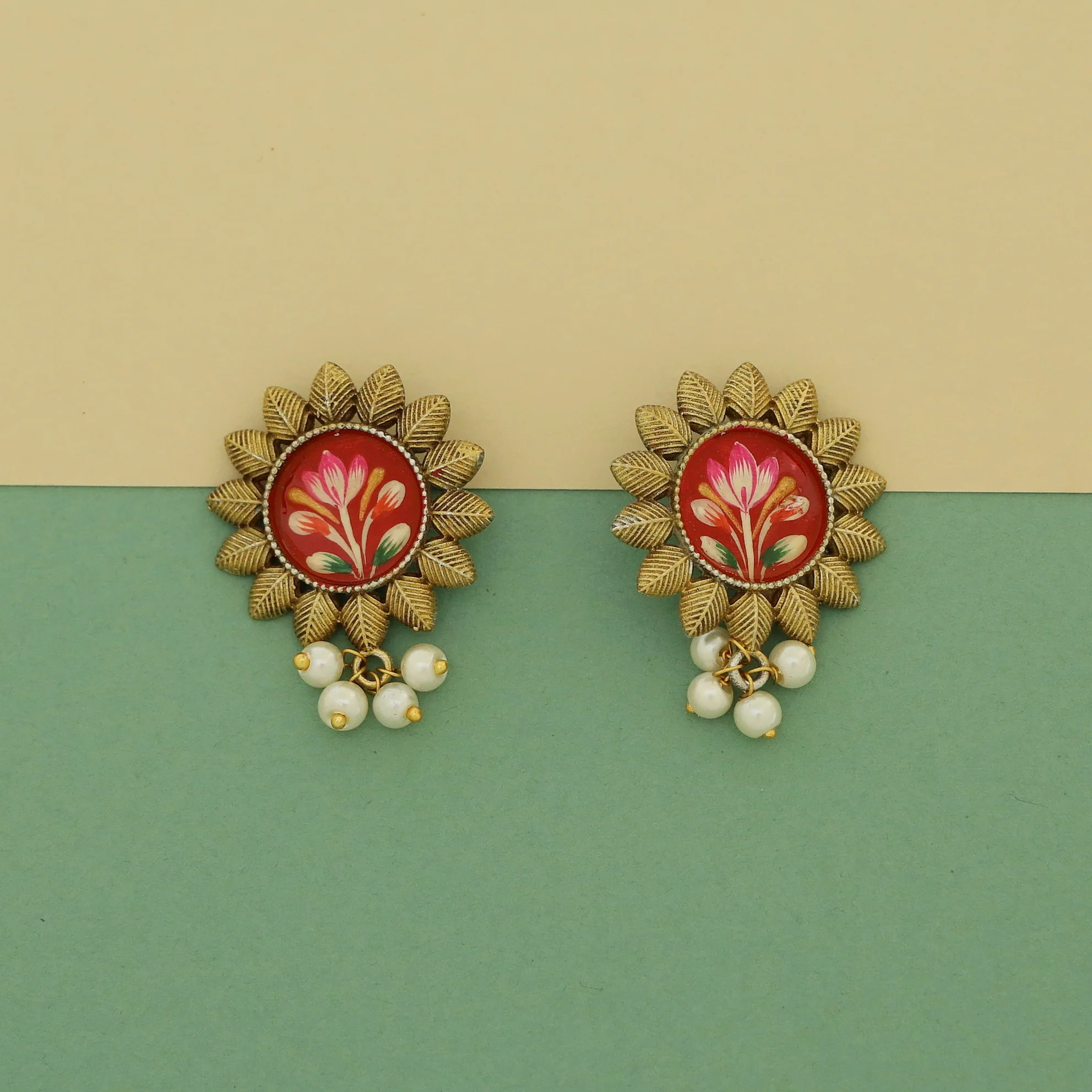 Ekanthika Hand Painted Oval Glossy Pearl Choker With Earring - Image 7