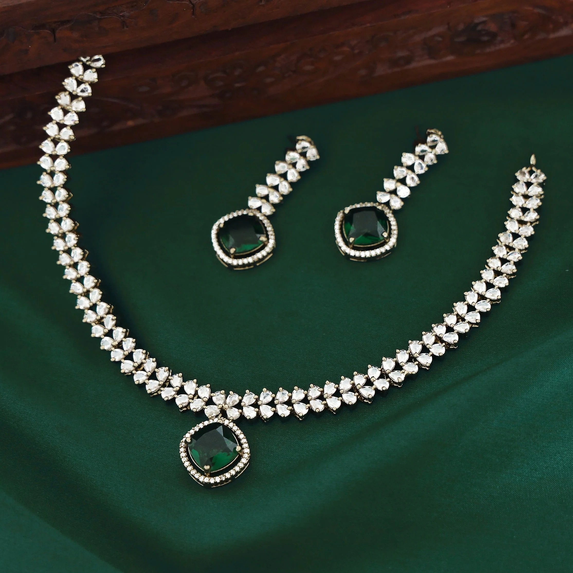 Ekantika AD Stone Short Neckpiece With Earring - Image 4