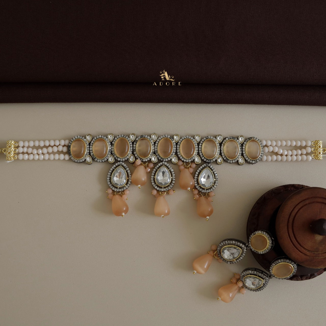 Ekashi Kundan Choker With Earring - Image 10