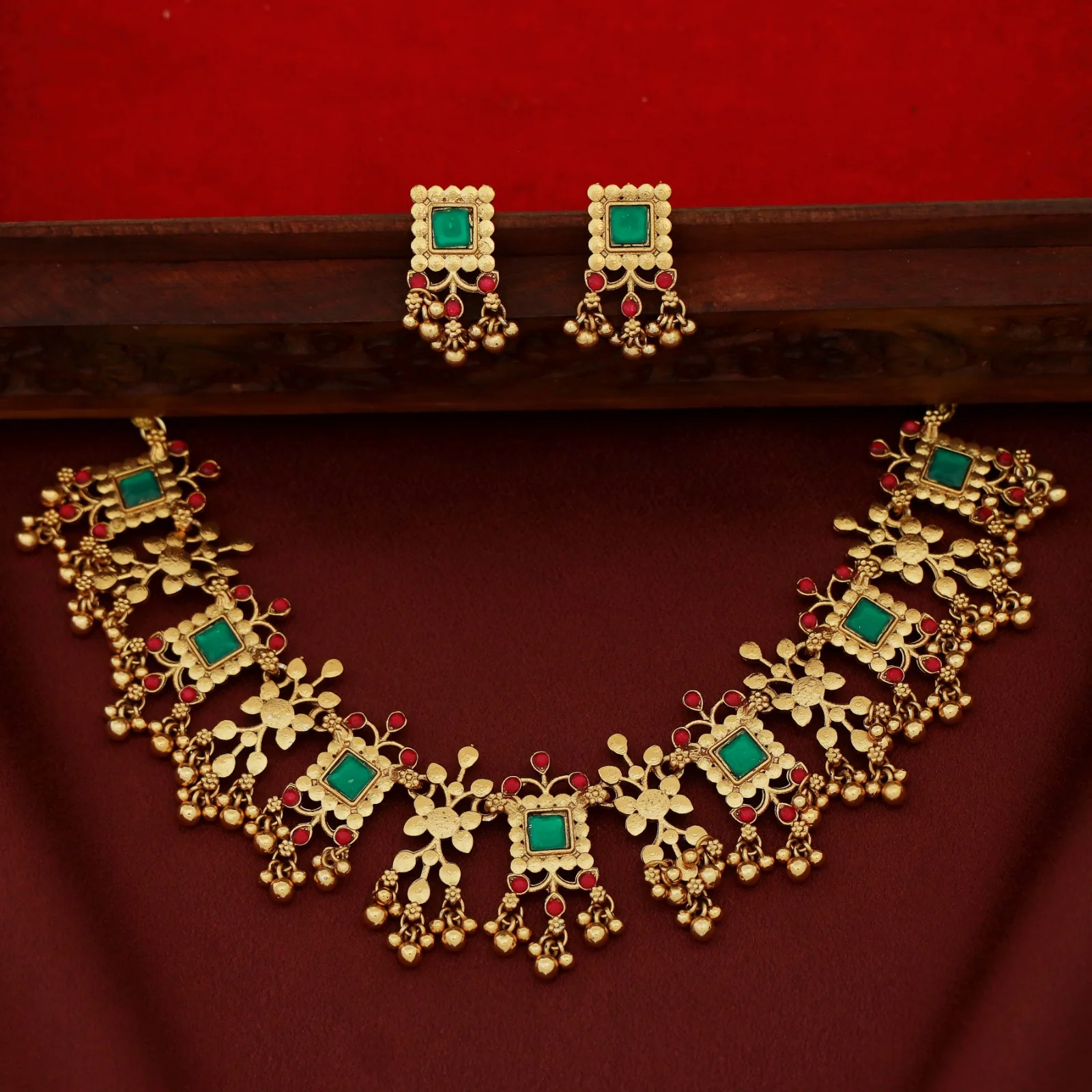 Ekisha Square Cluster Golden Bead Rice Pearl Short Neckpiece With Earring - Image 3