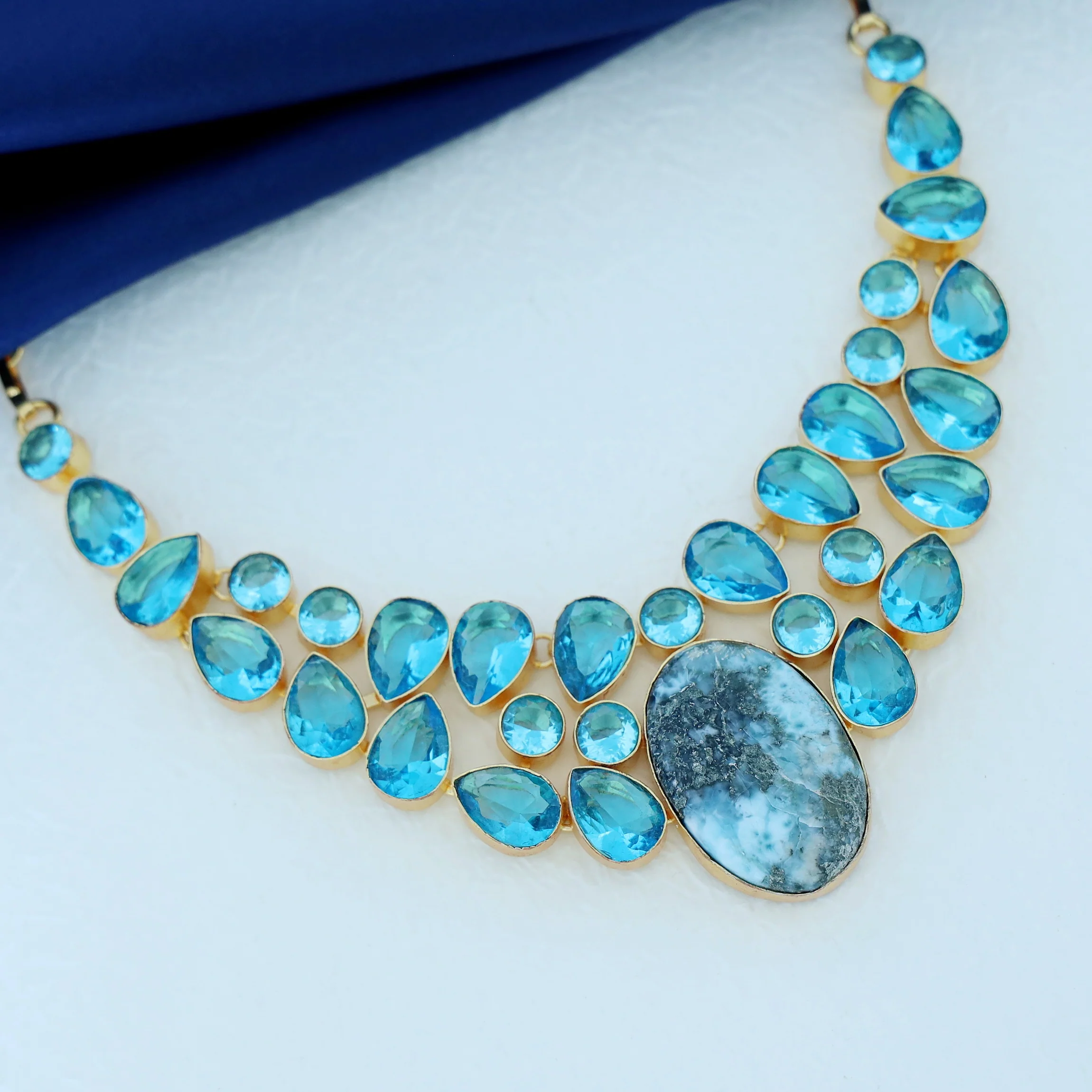 Eleta Glossy Neckpiece - Image 2