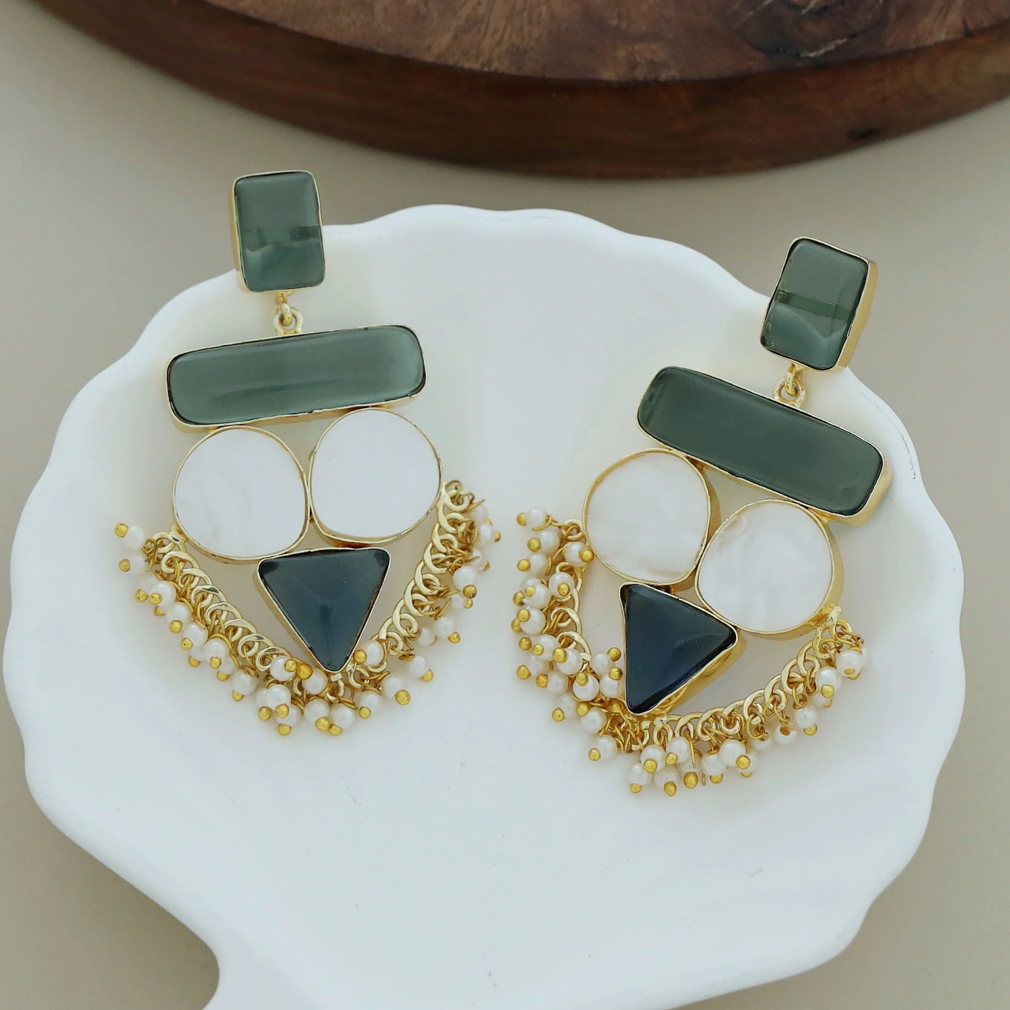 Elite Royal MOP Earring - Image 48