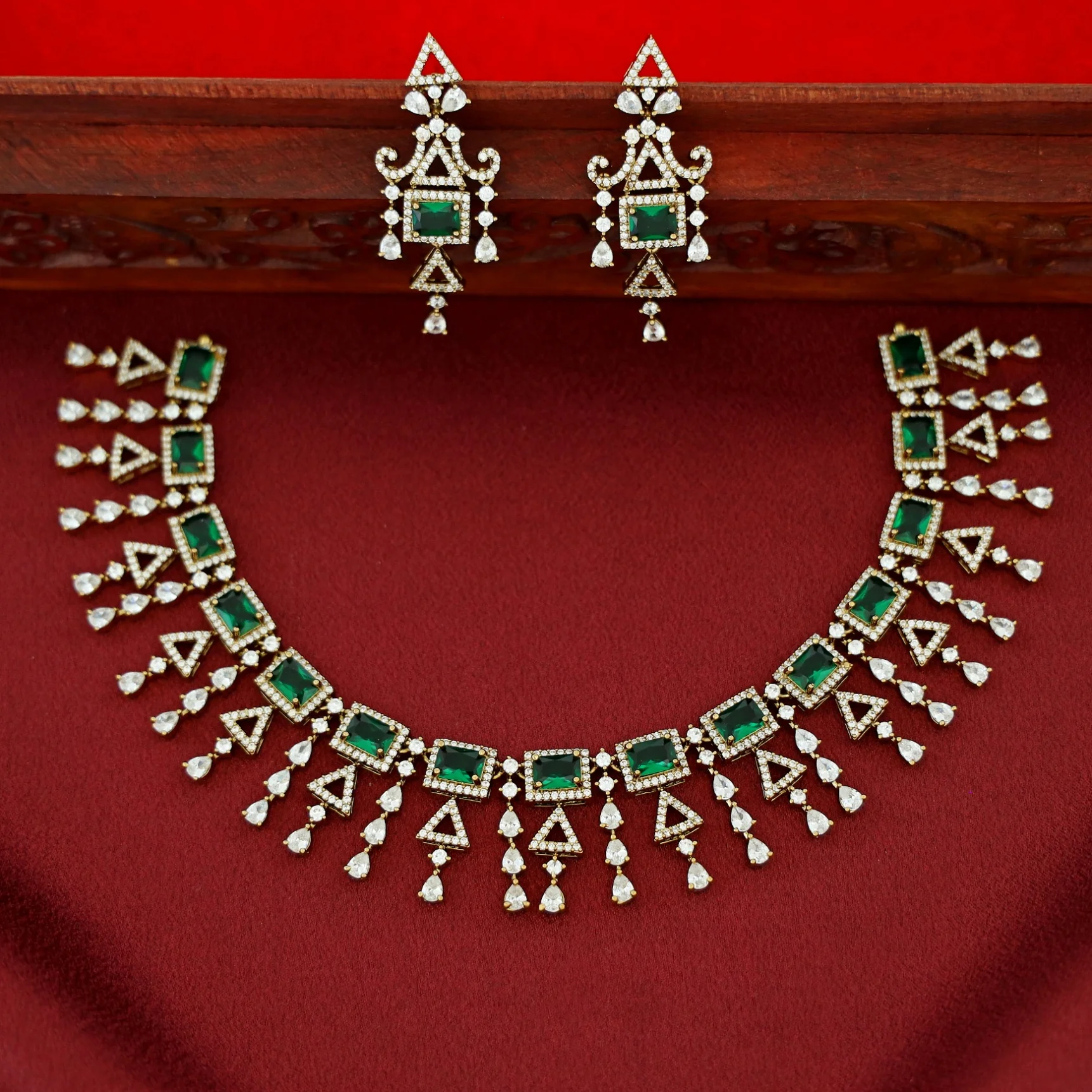 Premium Rectangle Glossy Triangle Drop Short Neckpiece With Earring - Image 2