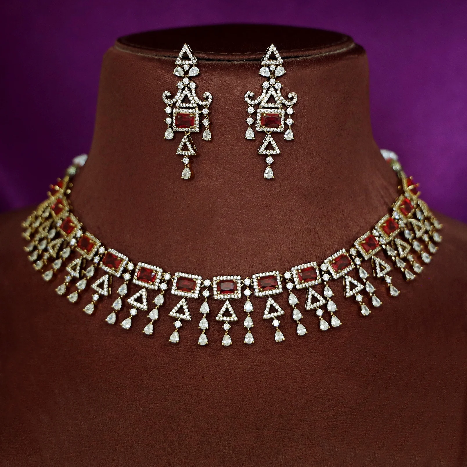 Premium Rectangle Glossy Triangle Drop Short Neckpiece With Earring - Image 3
