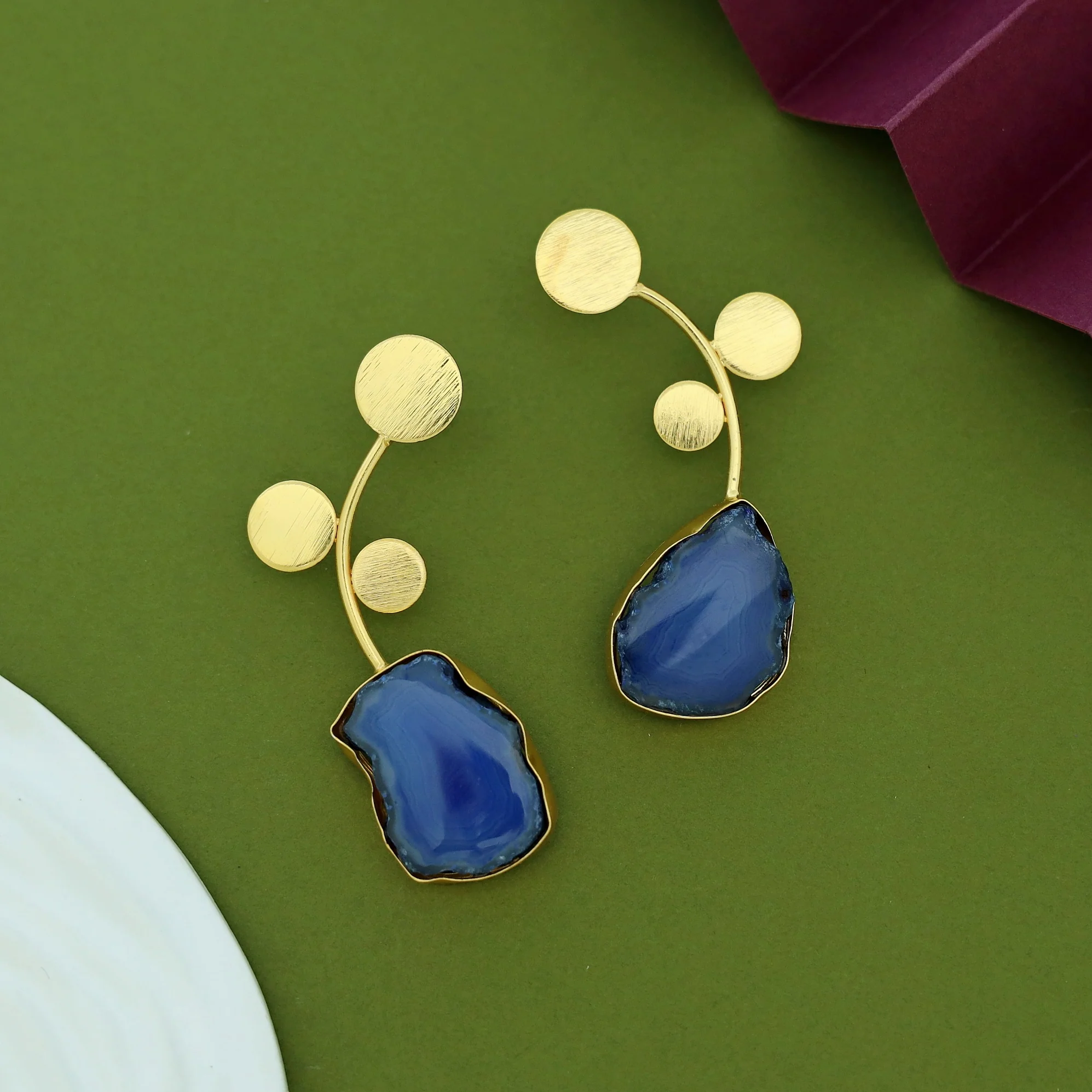 Ella Textured Tri Circle Leaf Agate Earring - Image 13