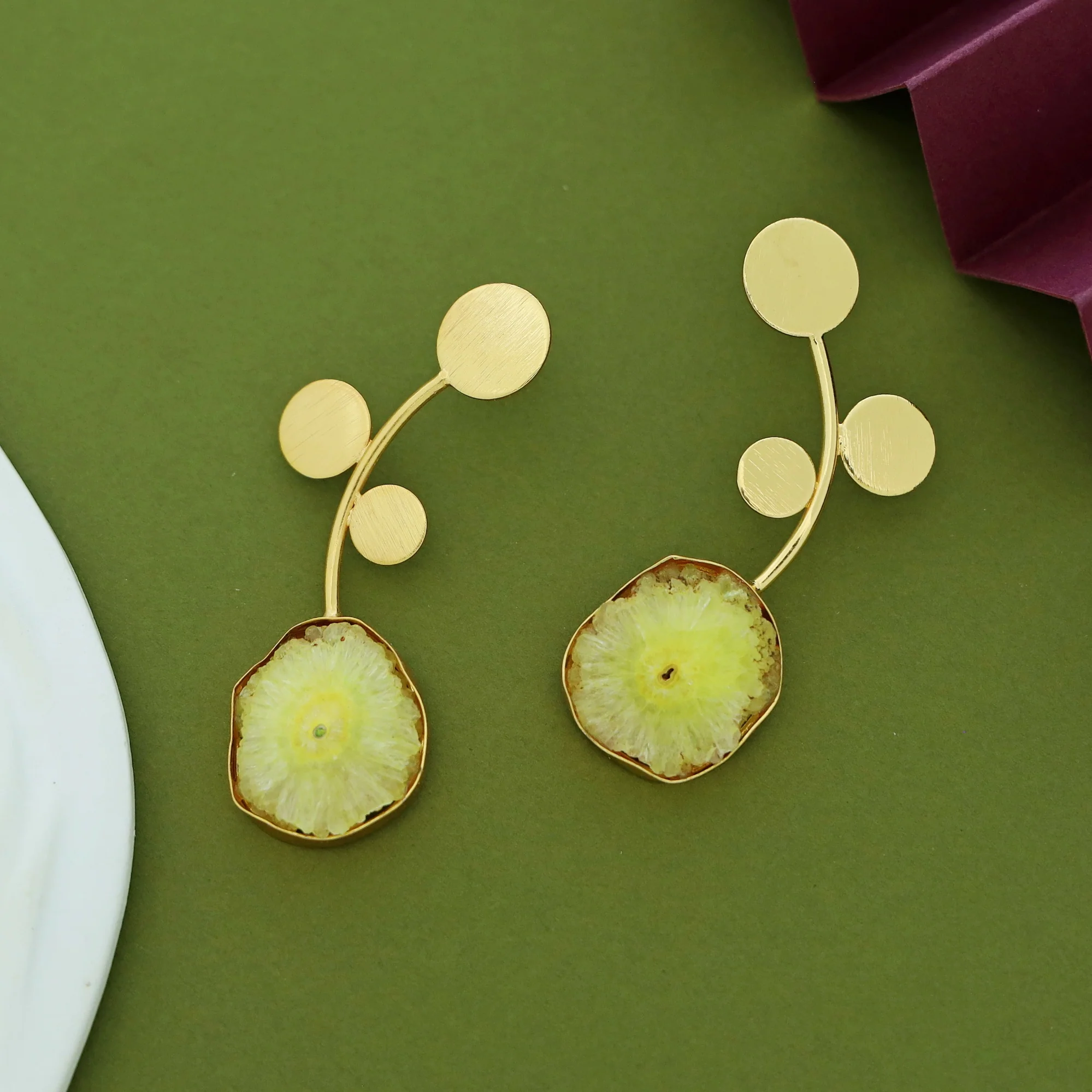 Ella Textured Tri Circle Leaf Agate Earring - Image 15