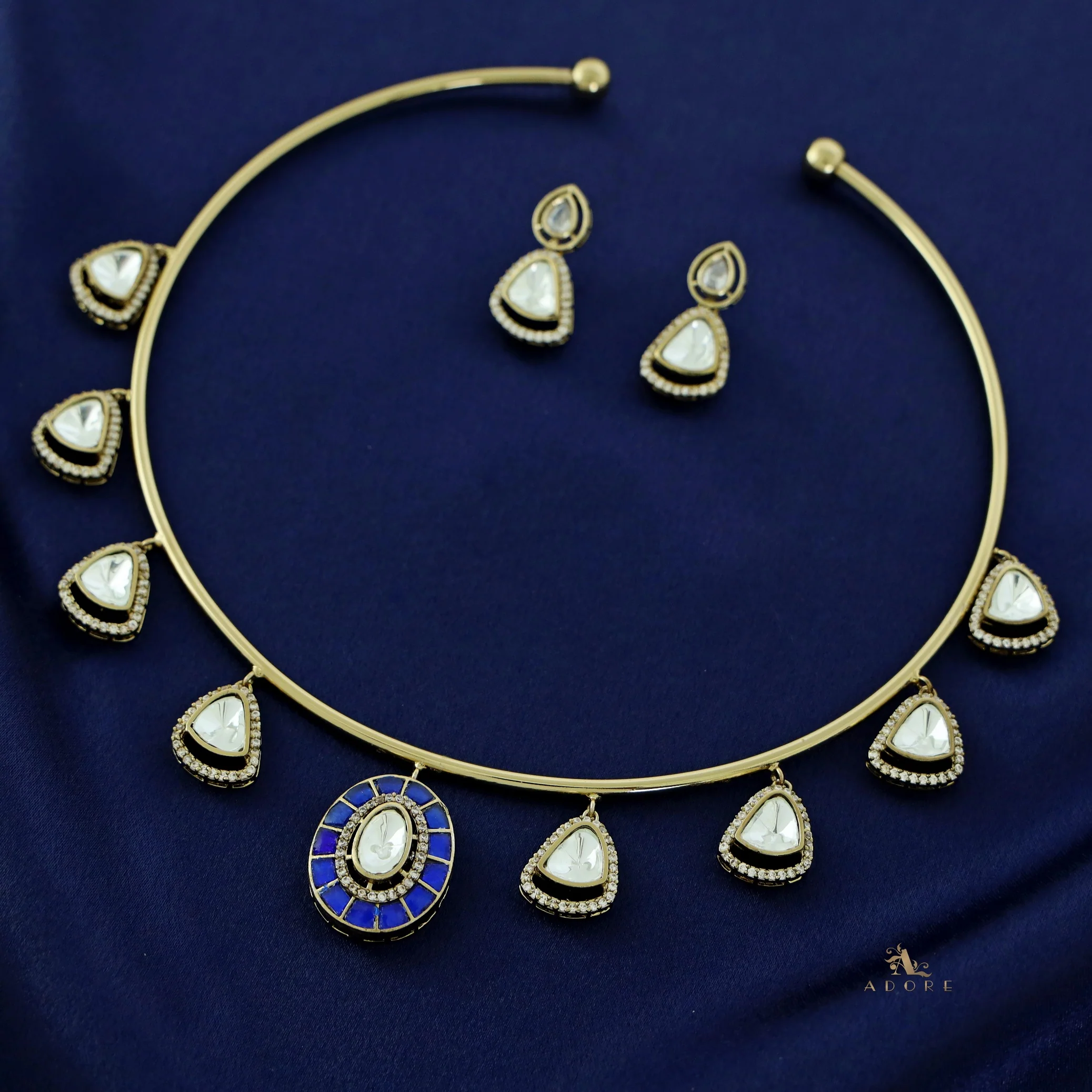Elliey Oval Jadau kundan Stone Neck Cuff With Earring - Image 4