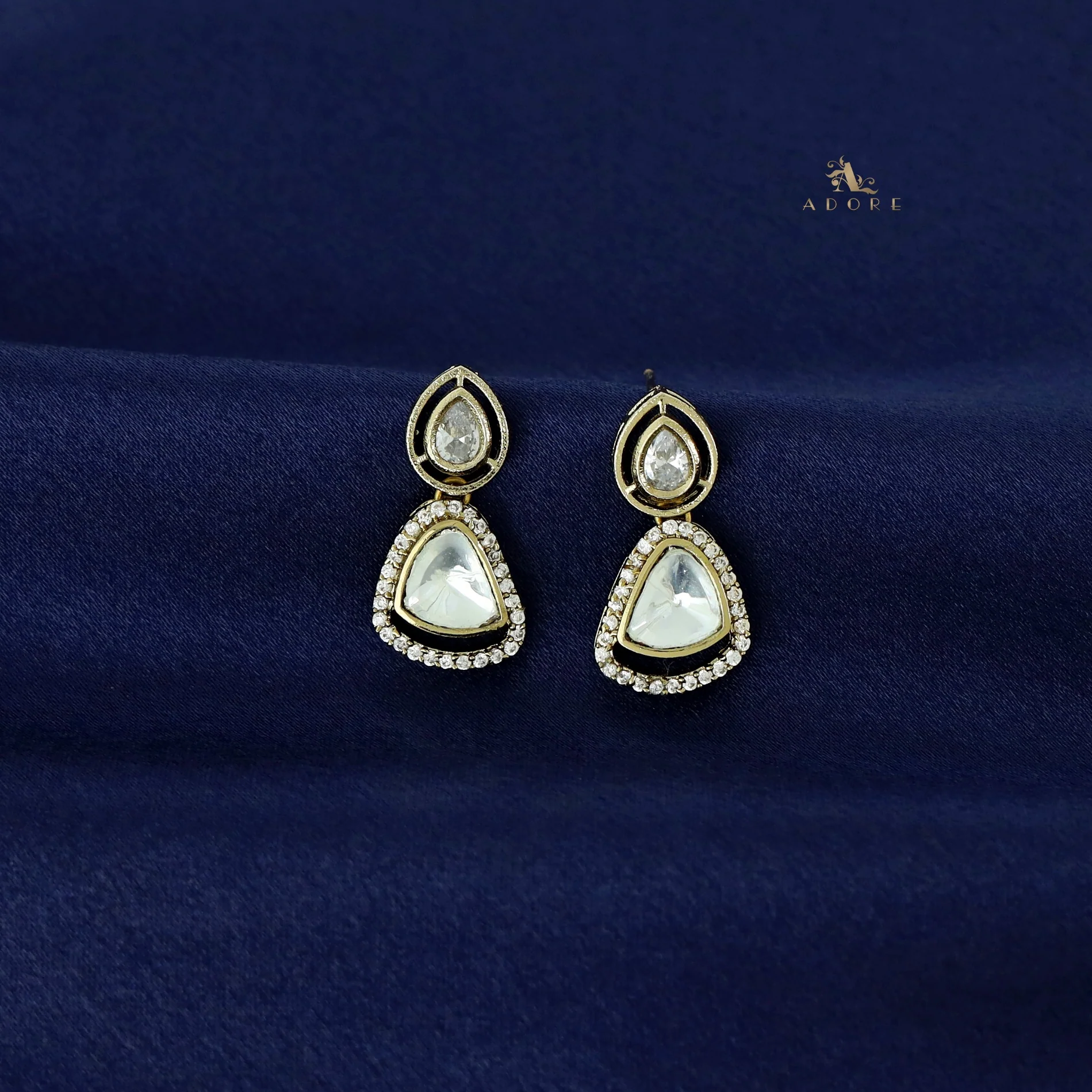 Elliey Oval Jadau kundan Stone Neck Cuff With Earring - Image 5